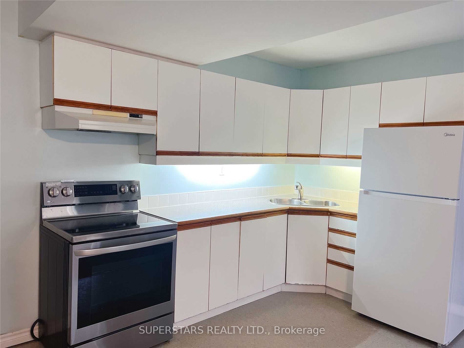 276 Parkwood Avenue Bsmt Property Photo 3