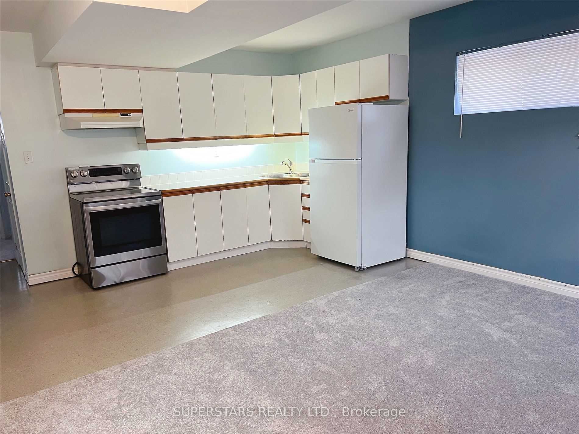 276 Parkwood Avenue Bsmt Property Photo 5