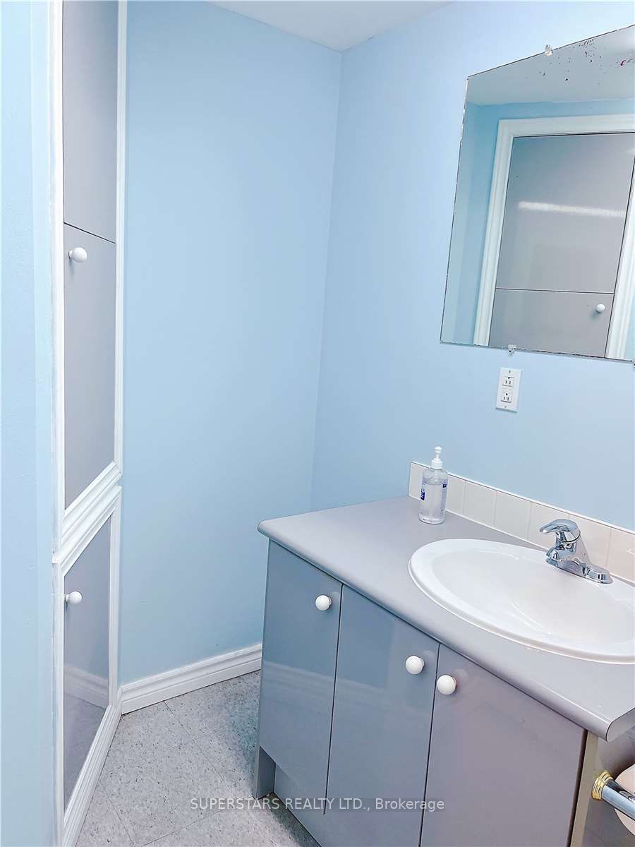 276 Parkwood Avenue Bsmt Property Photo 9
