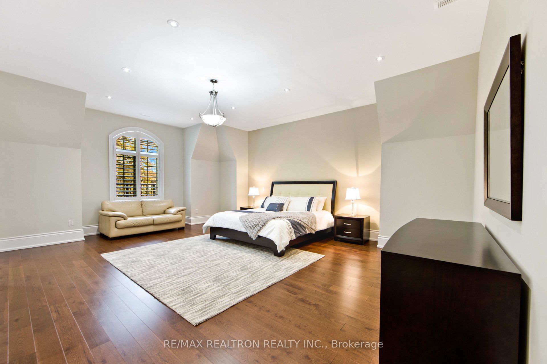138 Centre Street Property Photo 34