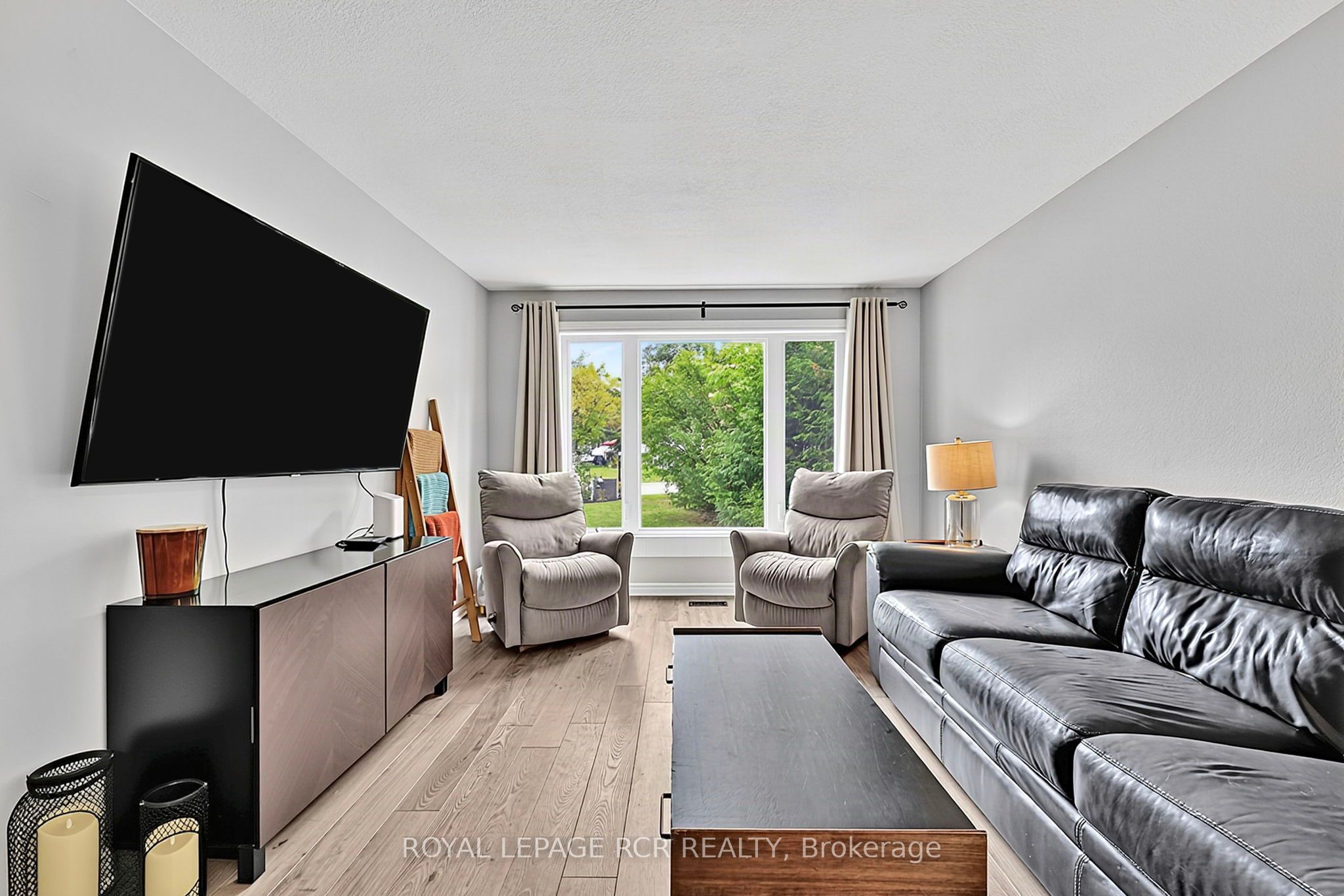 169 Mackenzie Street Property Photo 8