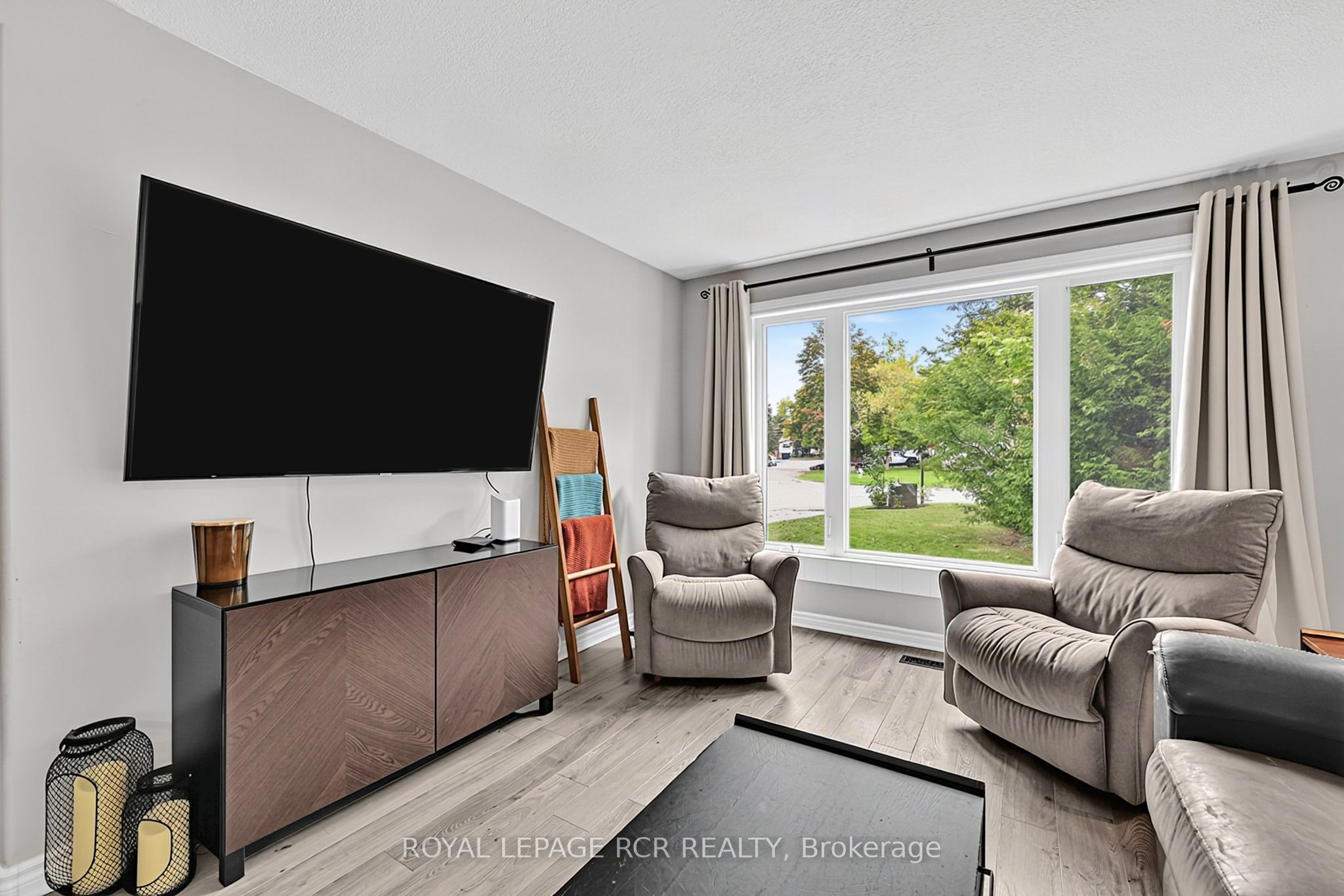 169 Mackenzie Street Property Photo 9