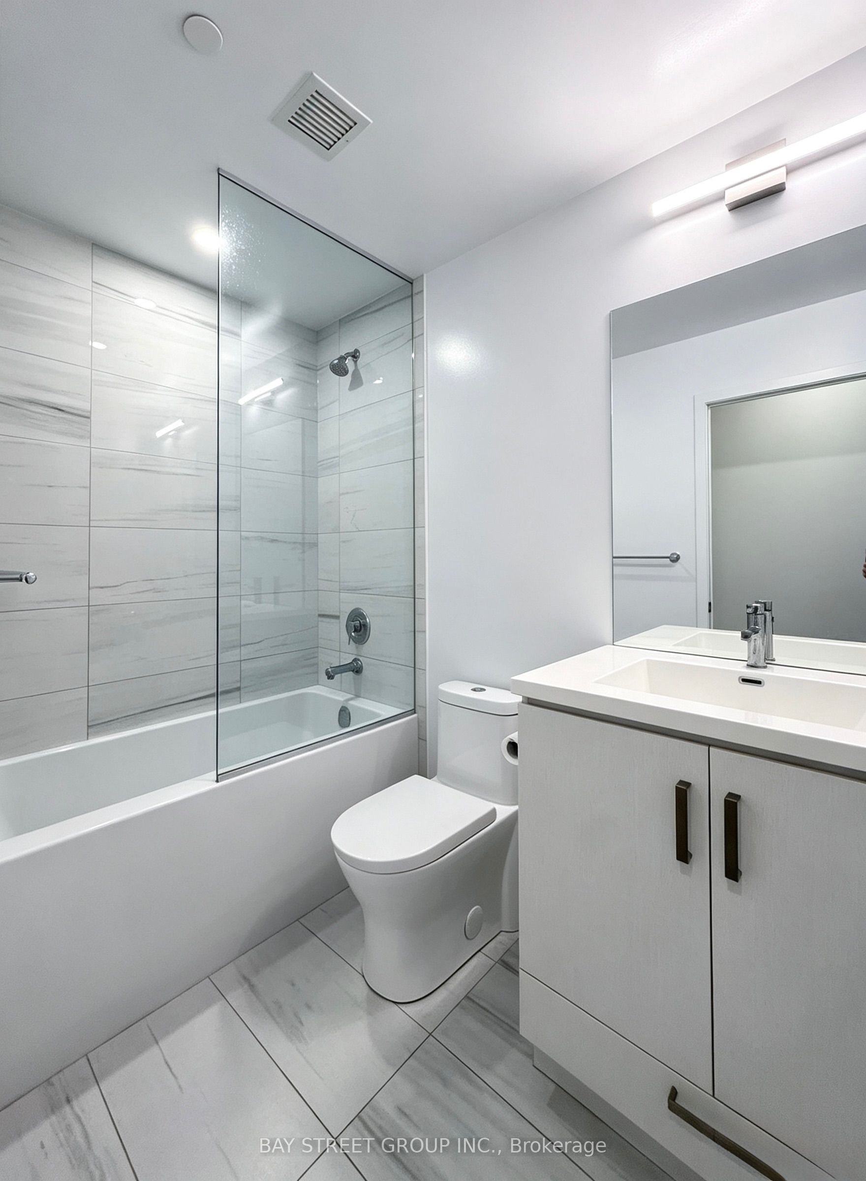 10 Honeycrisp Crescent 710 Property Photo 4