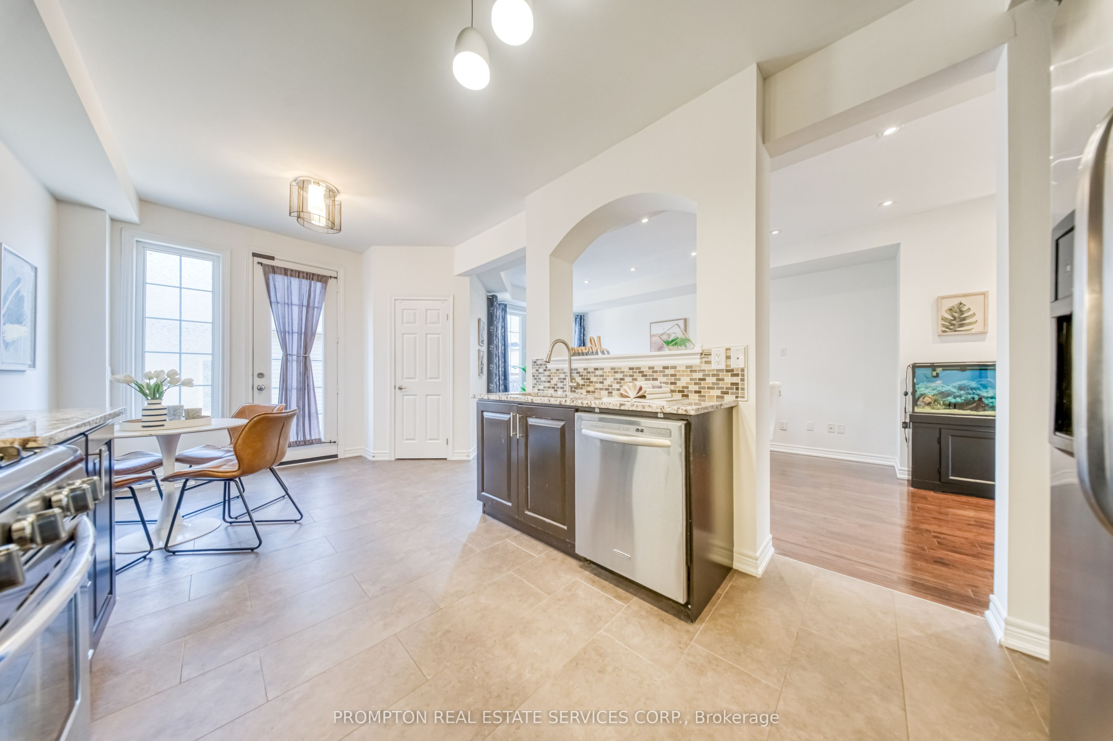 2762 Donald Cousens Parkway Property Photo 14