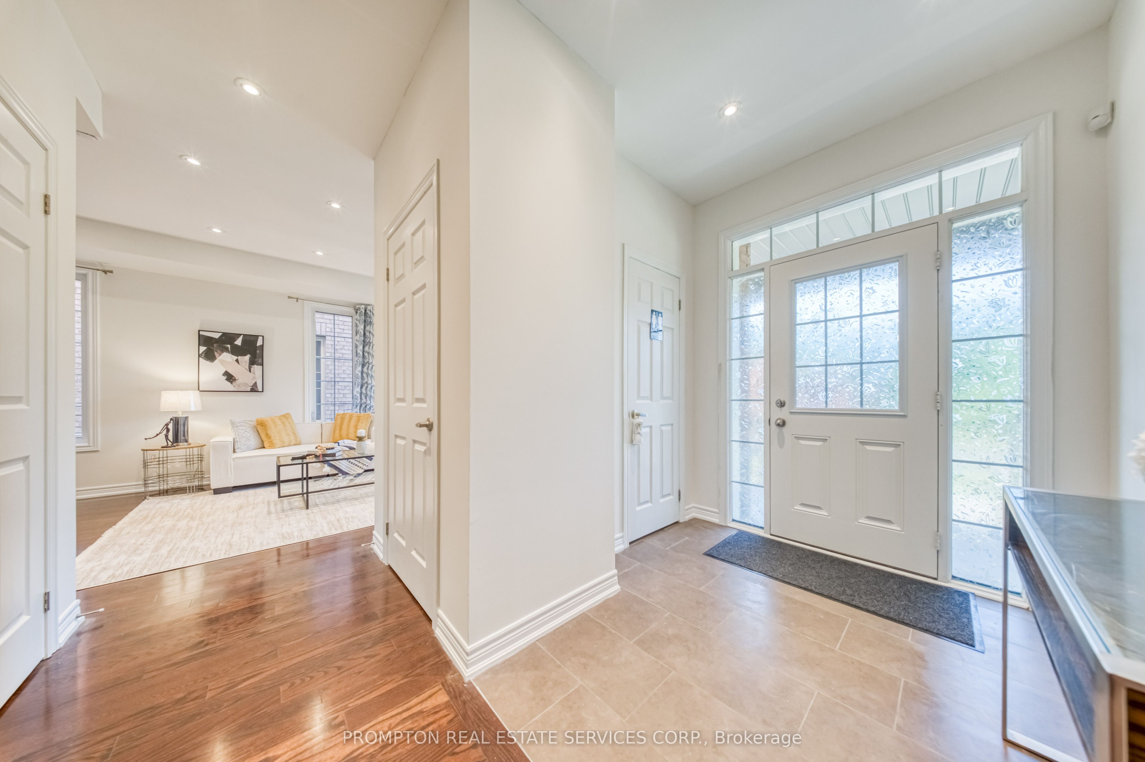 2762 Donald Cousens Parkway Property Photo 18
