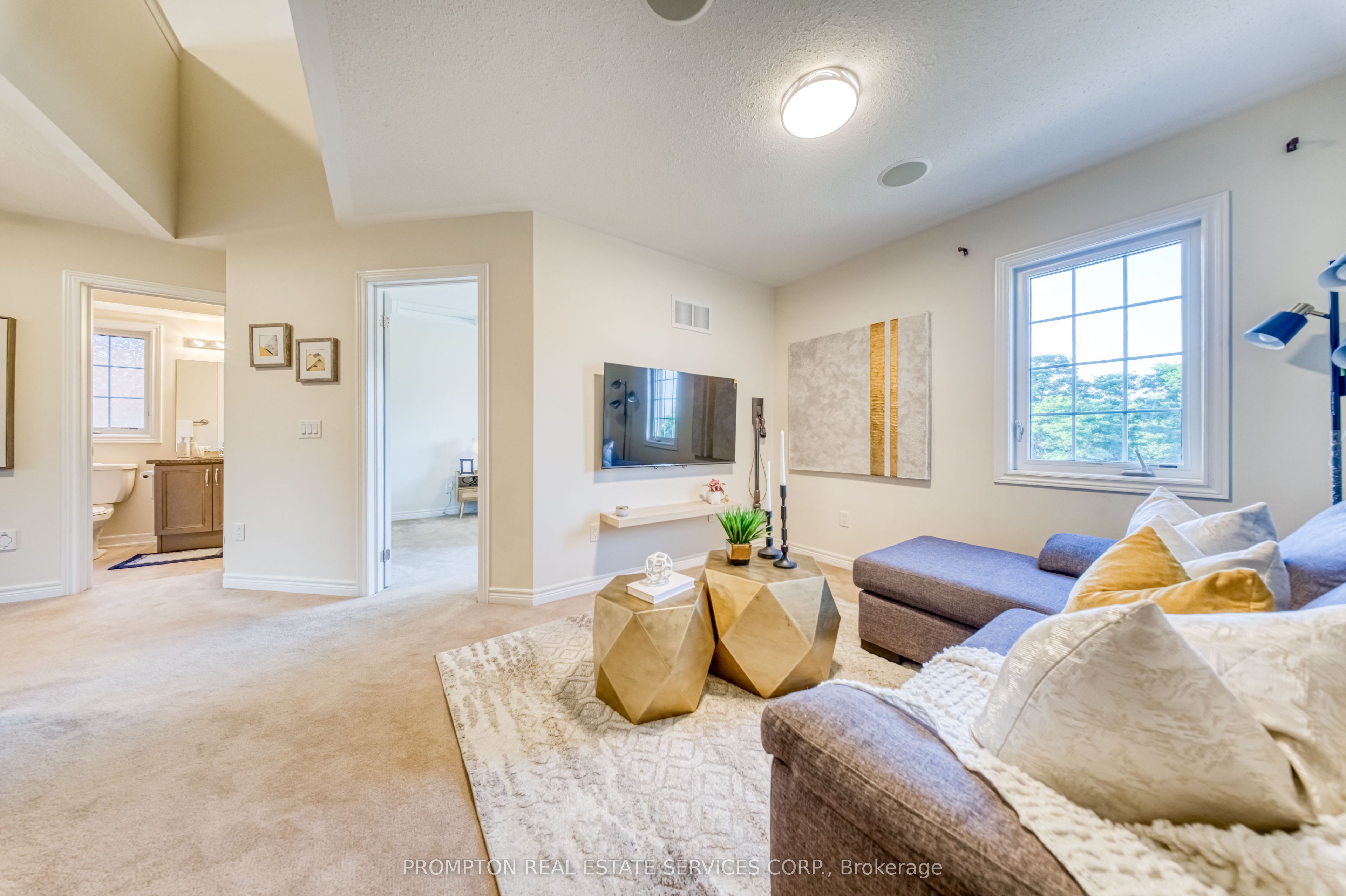 2762 Donald Cousens Parkway Property Photo 21