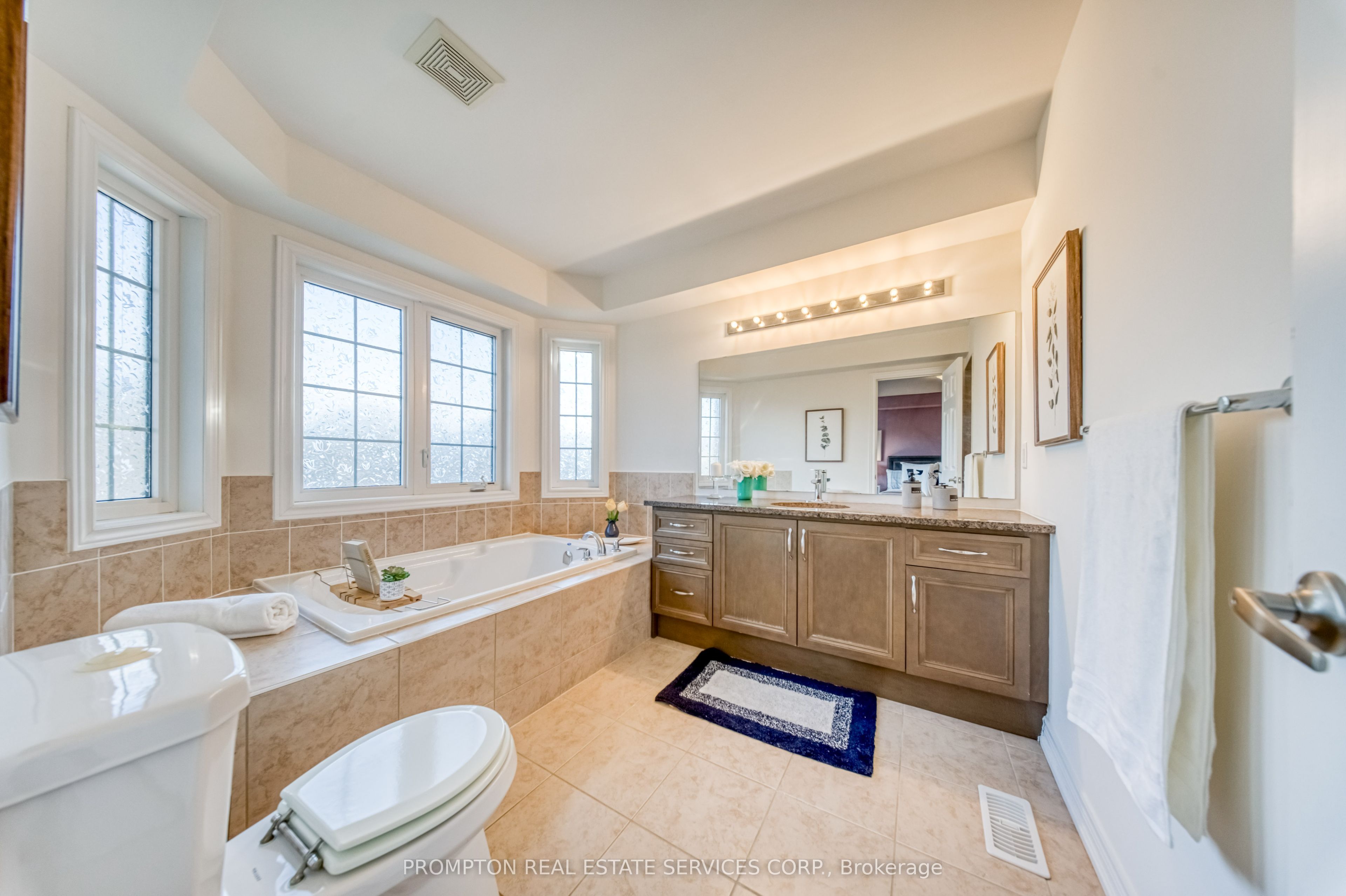 2762 Donald Cousens Parkway Property Photo 27