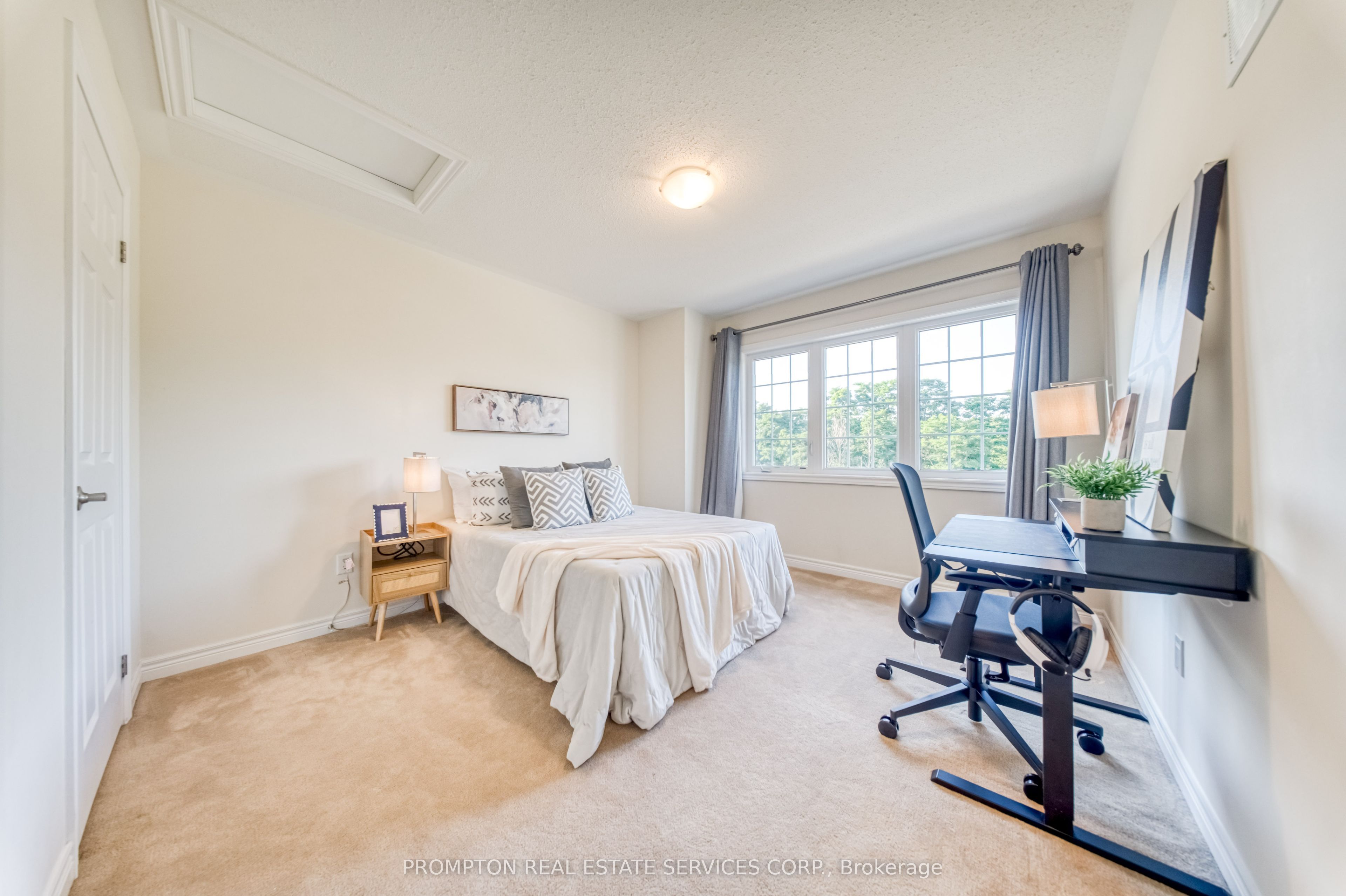 2762 Donald Cousens Parkway Property Photo 32