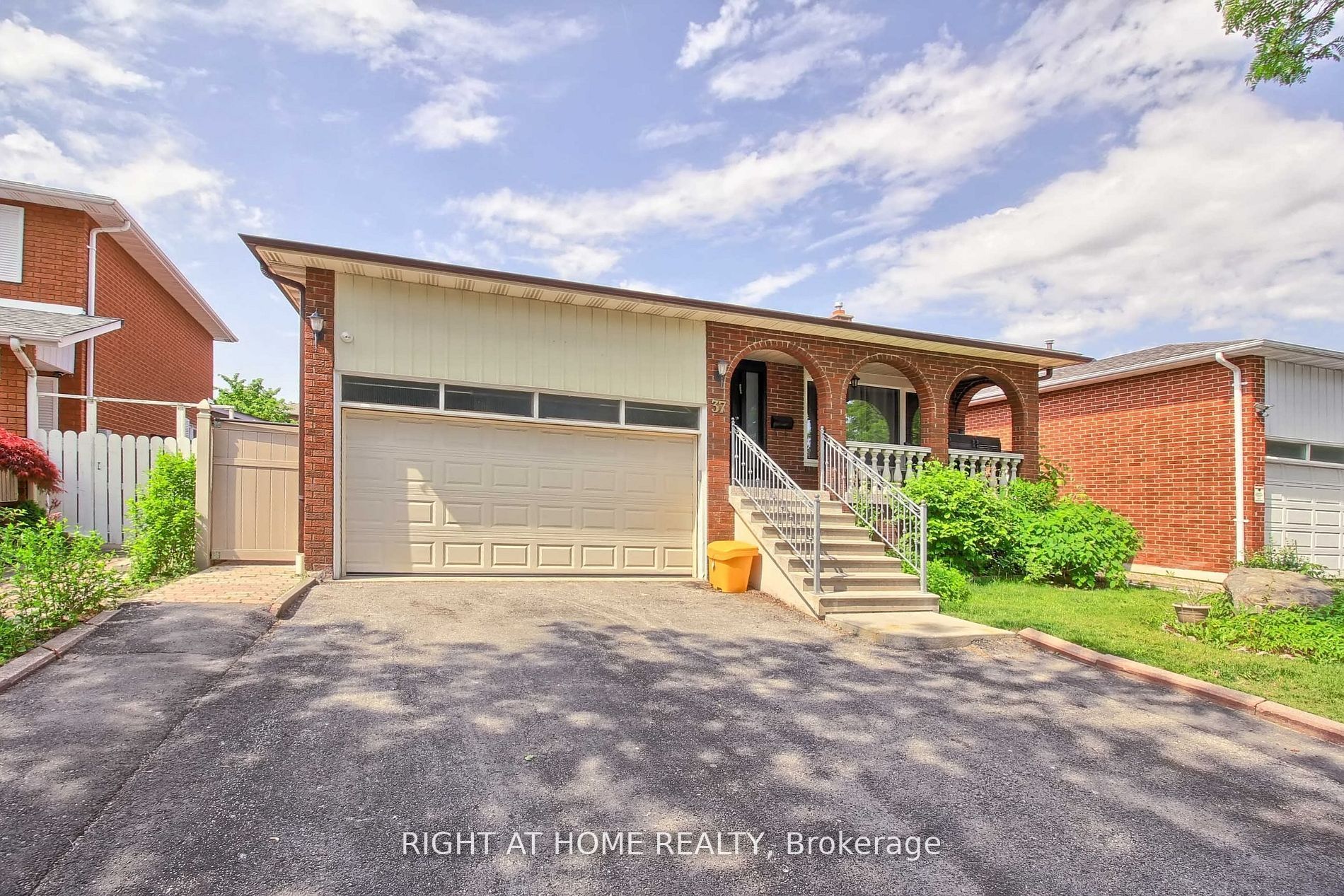 37 Cherry Hills Road #02 Property Photo 1
