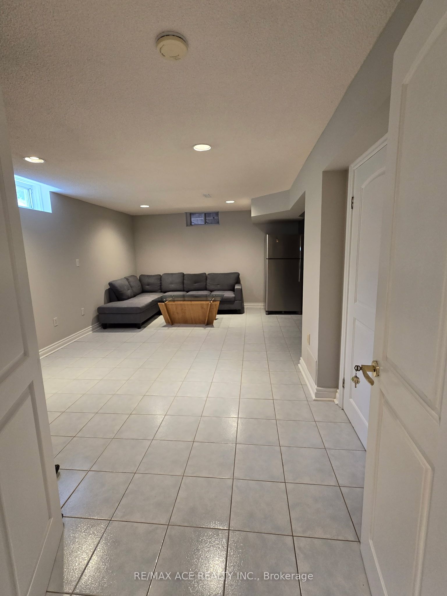 25 Pilkington Crescent Bsmt Property Photo 4