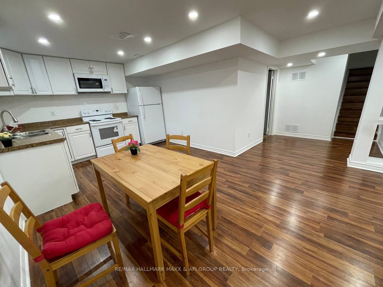 53 Froud Drive Bsmt Property Photo 9