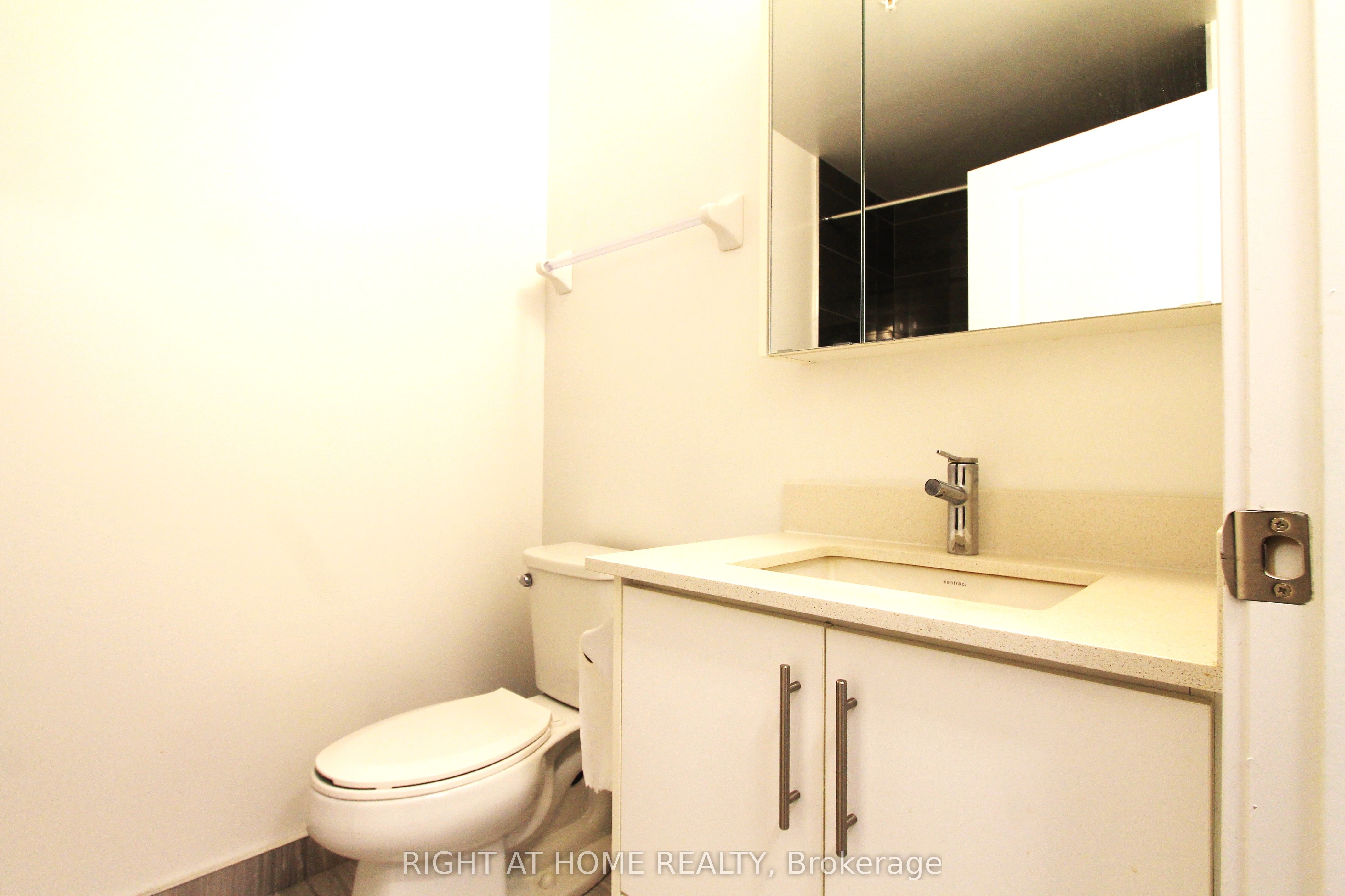 85 Oneida Crescent 907 Property Photo 10