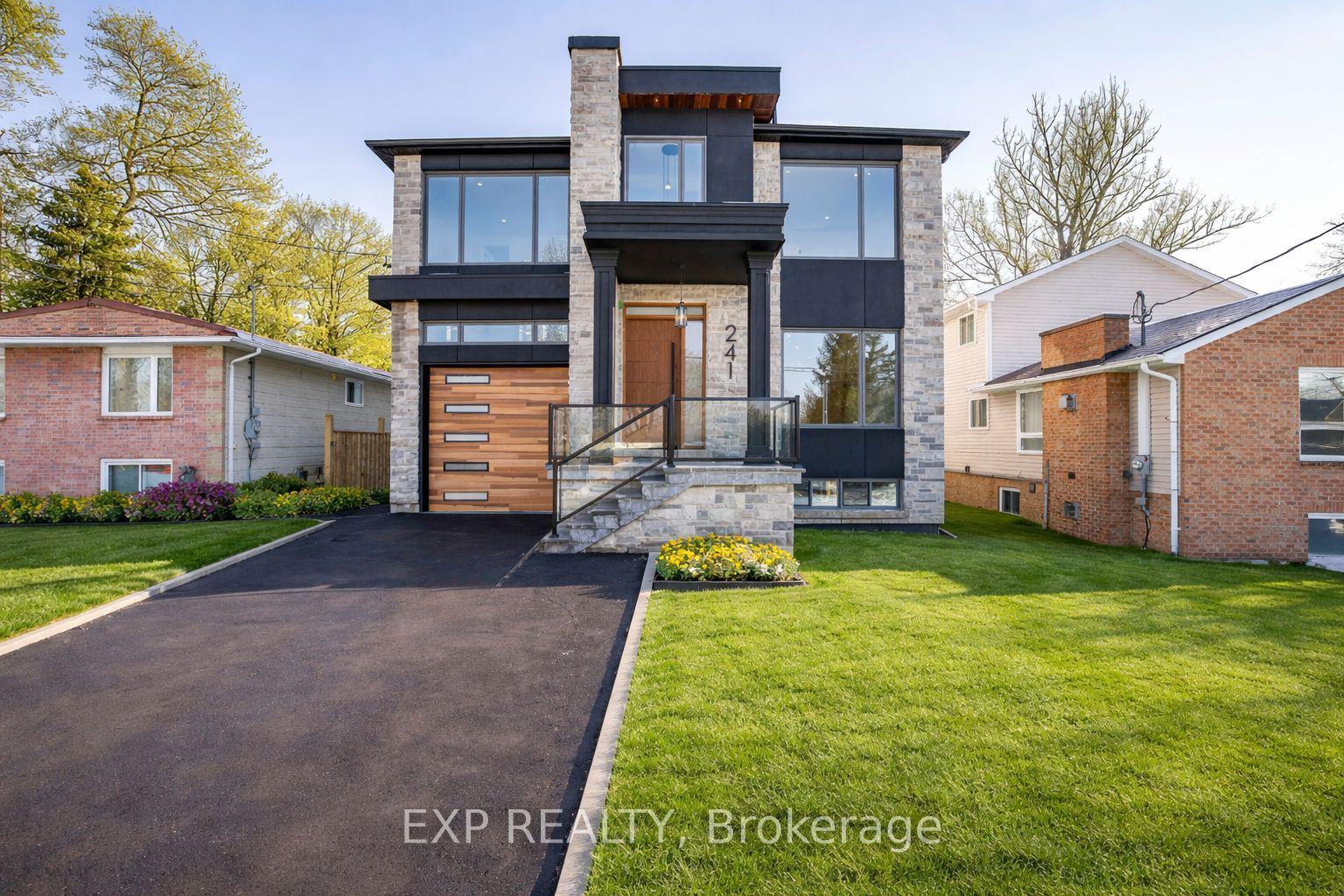 241 Parkway Avenue Property Photo 1