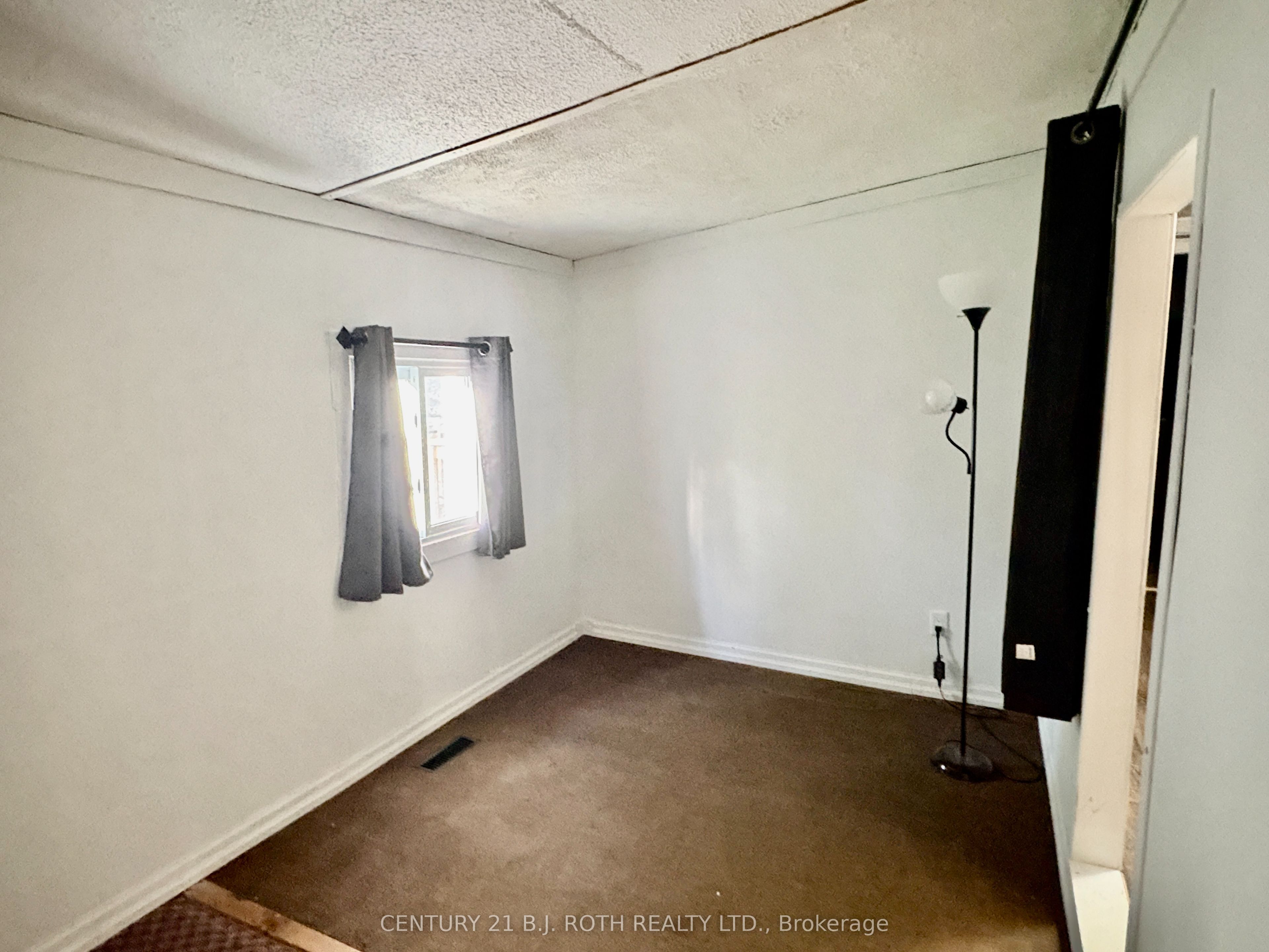10 Shamrock Crescent Property Photo 12