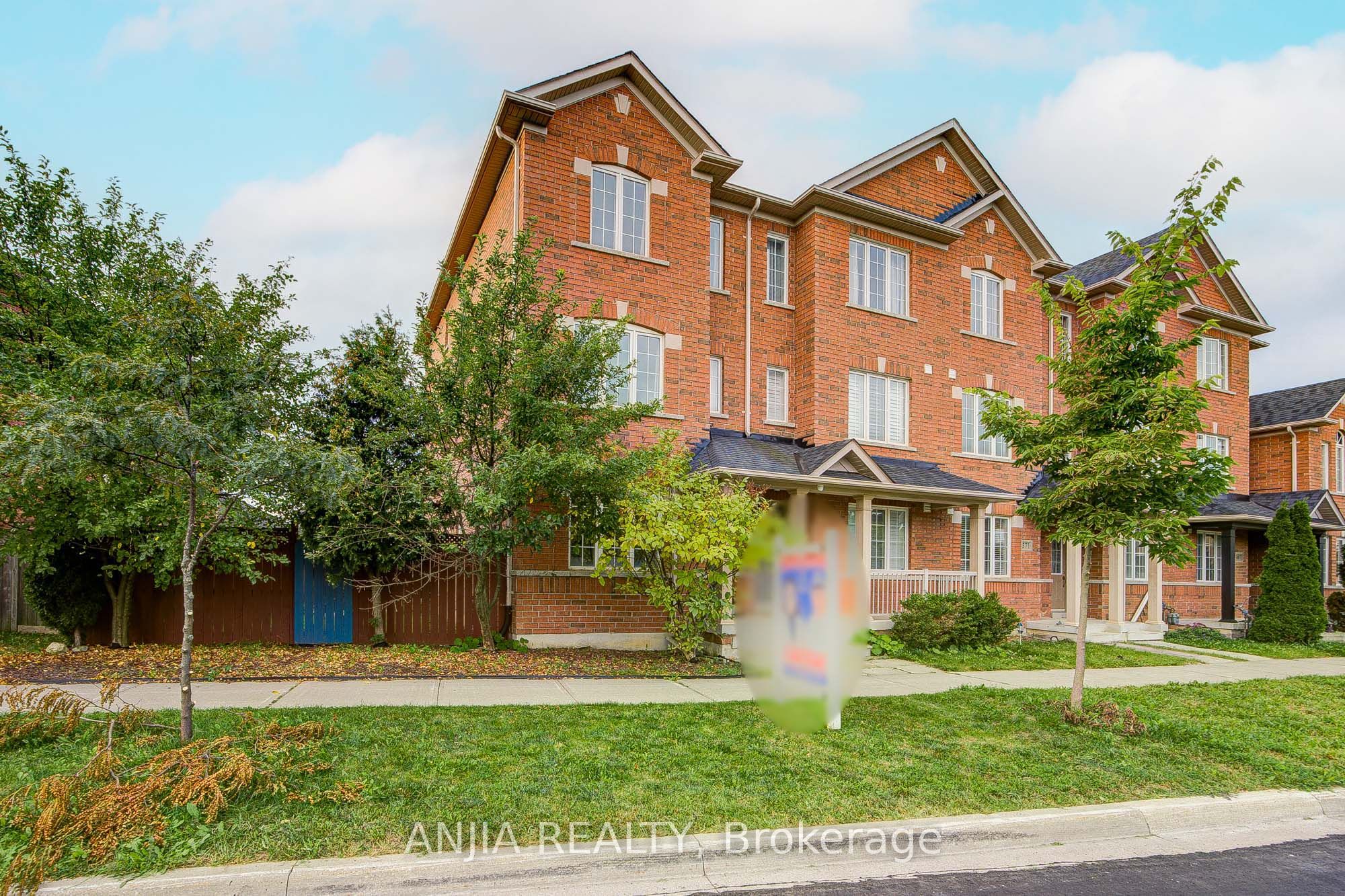 375 White's Hill Avenue Property Photo 1