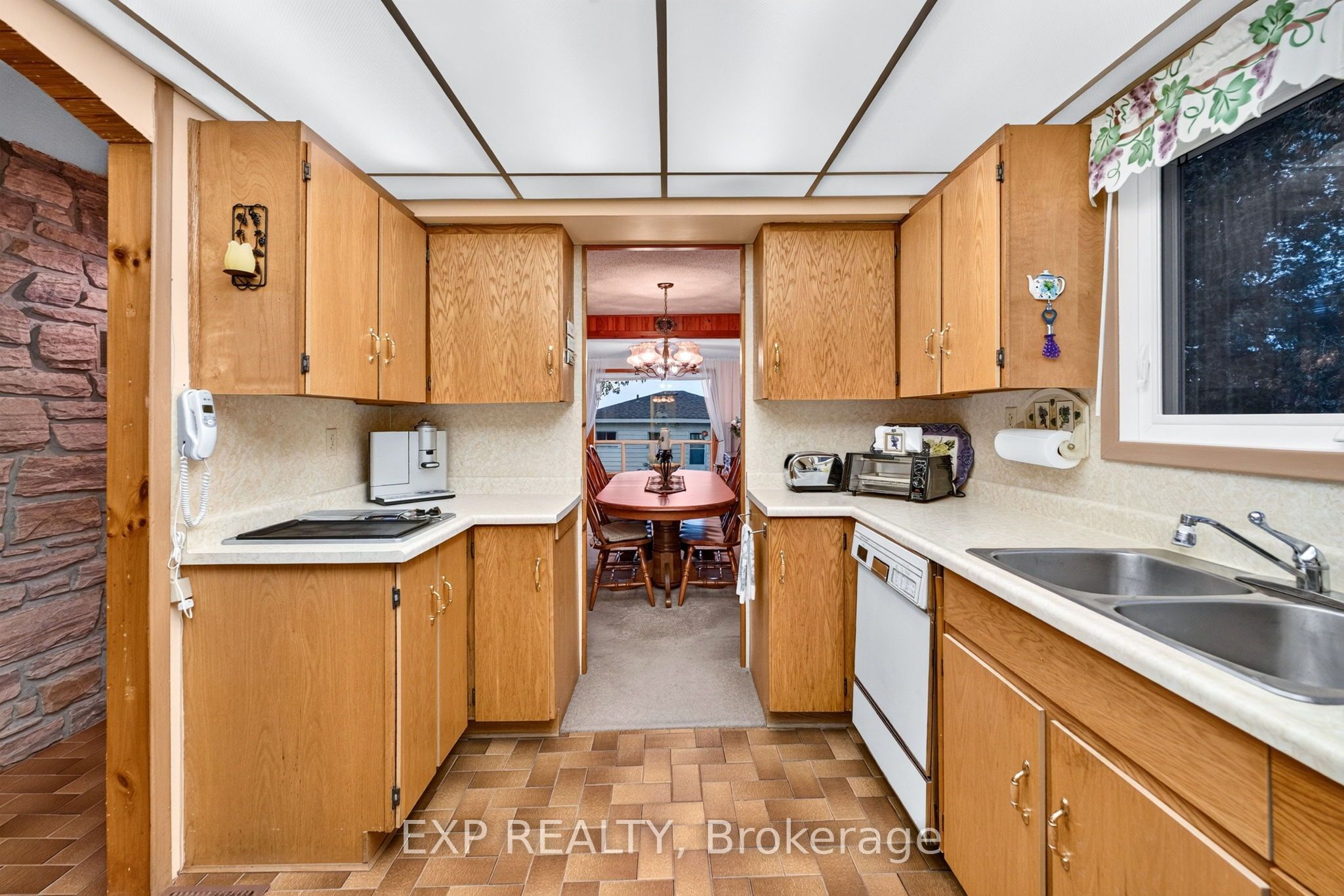 88 Irving Drive Property Photo 14
