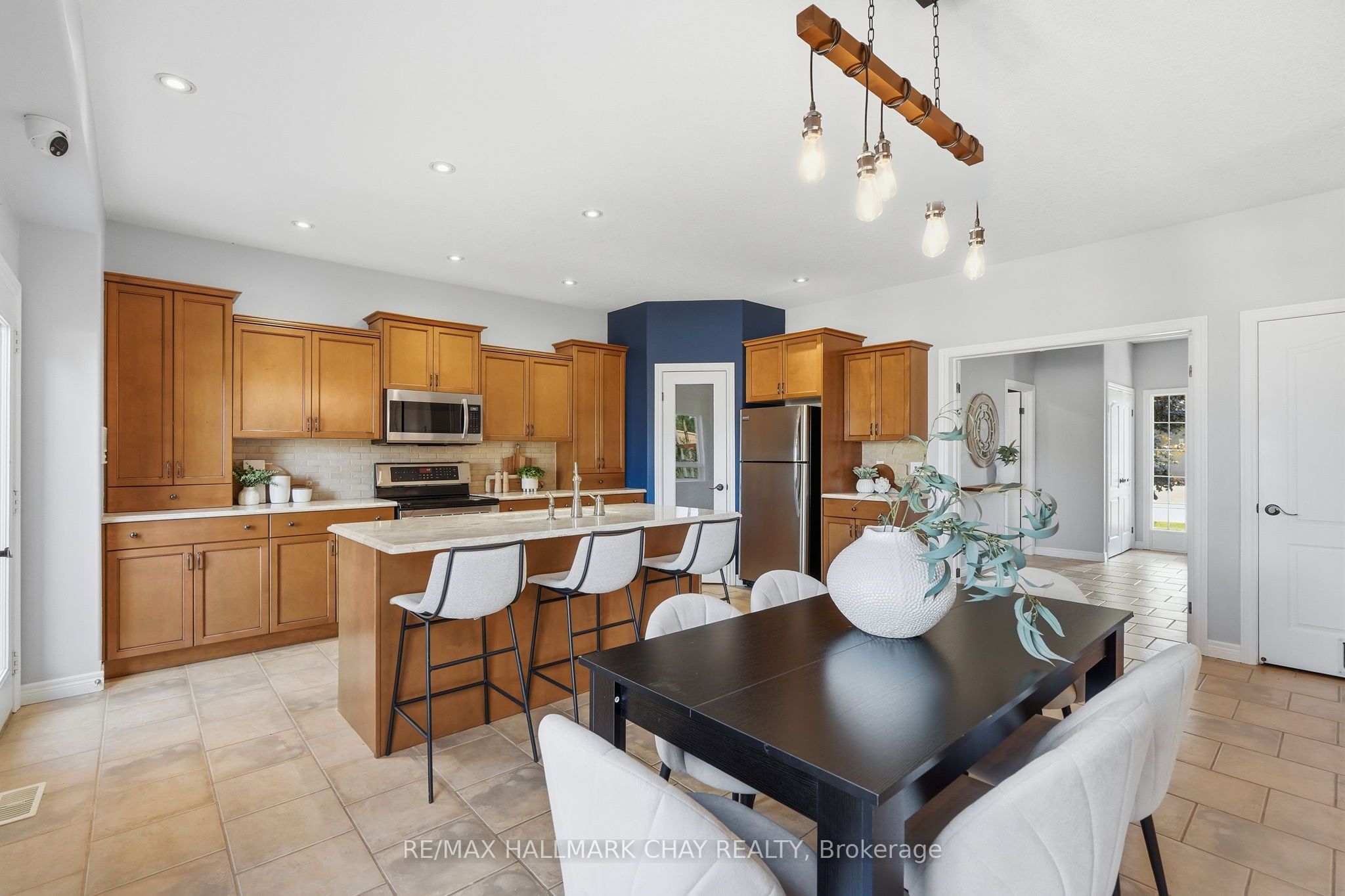 17 Armeda Clow Crescent Property Photo 8