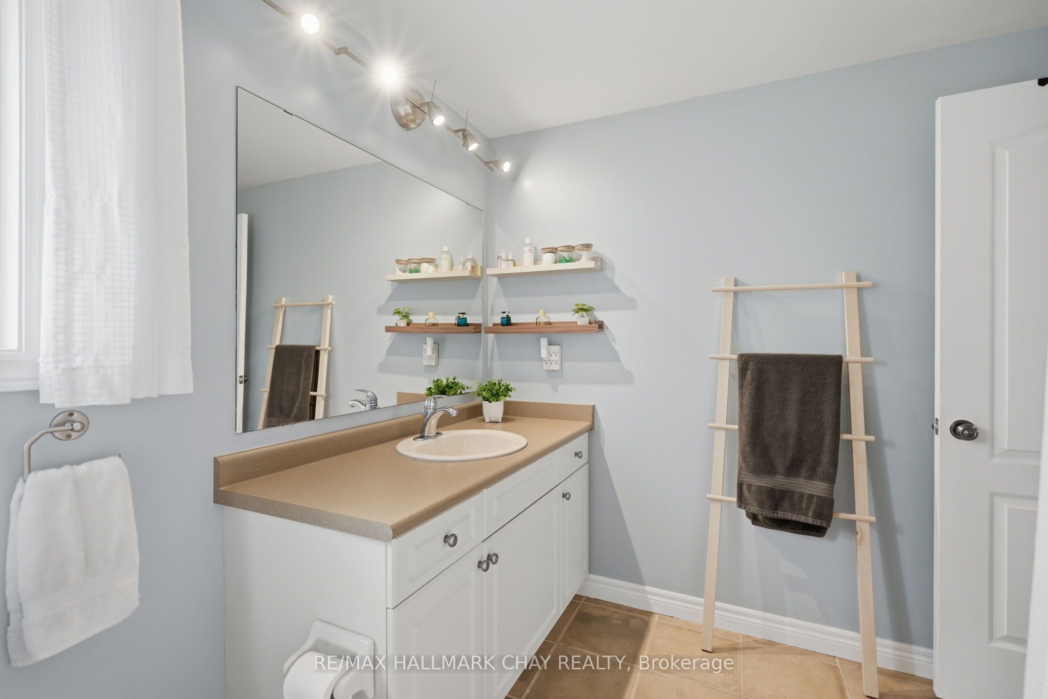 17 Armeda Clow Crescent Property Photo 32
