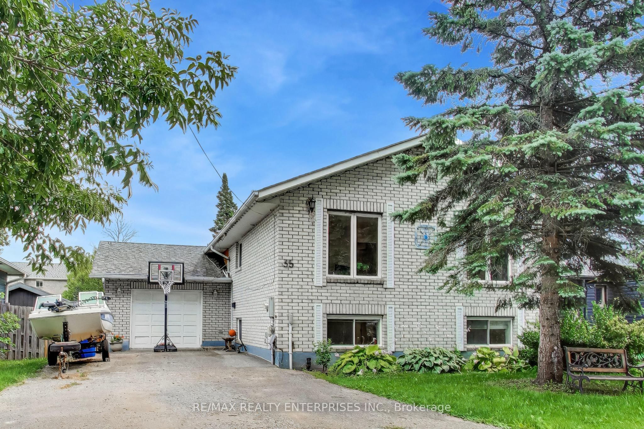 35 Shirlea Boulevard Property Photo 1