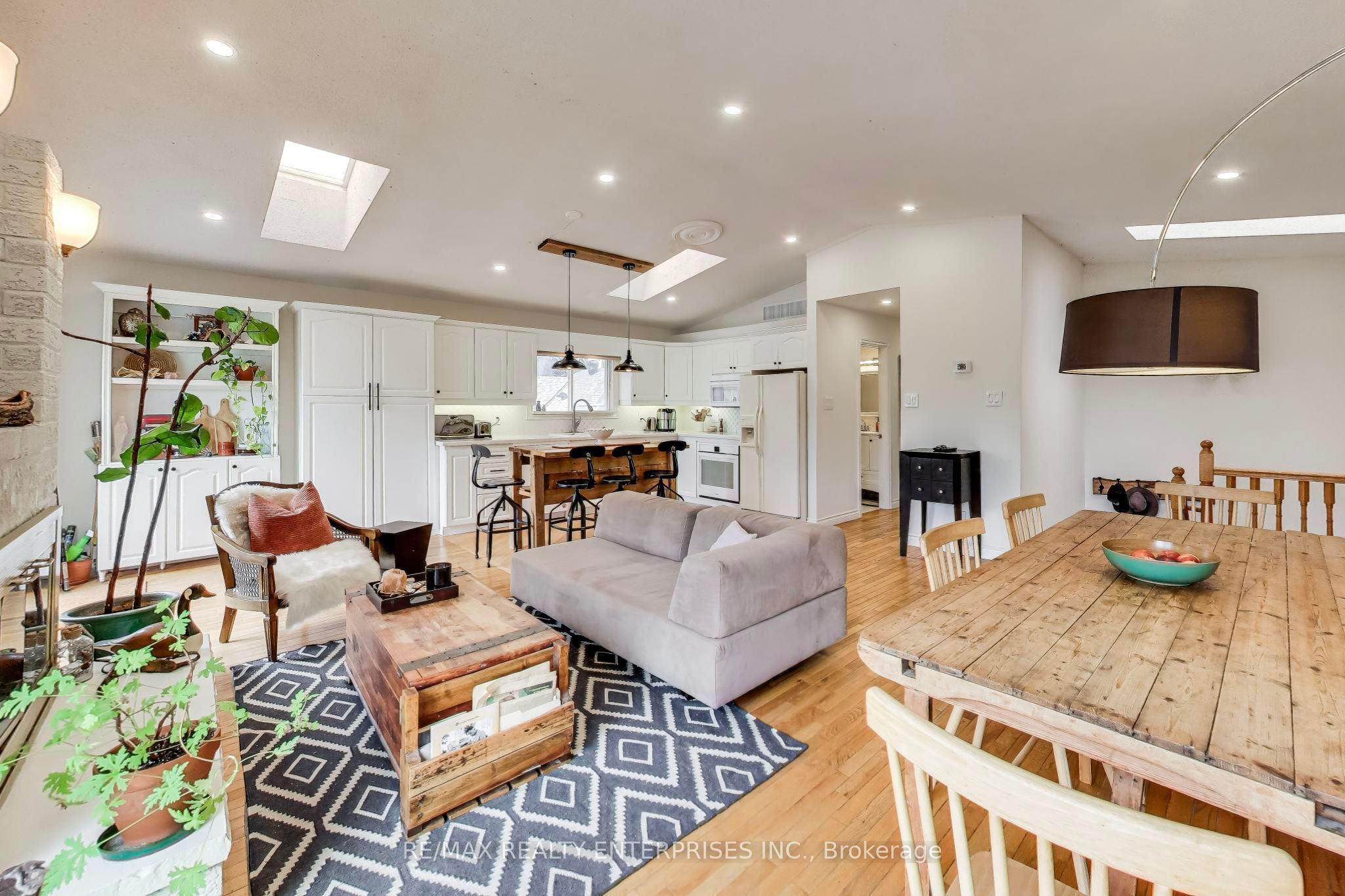 35 Shirlea Boulevard Property Photo 6