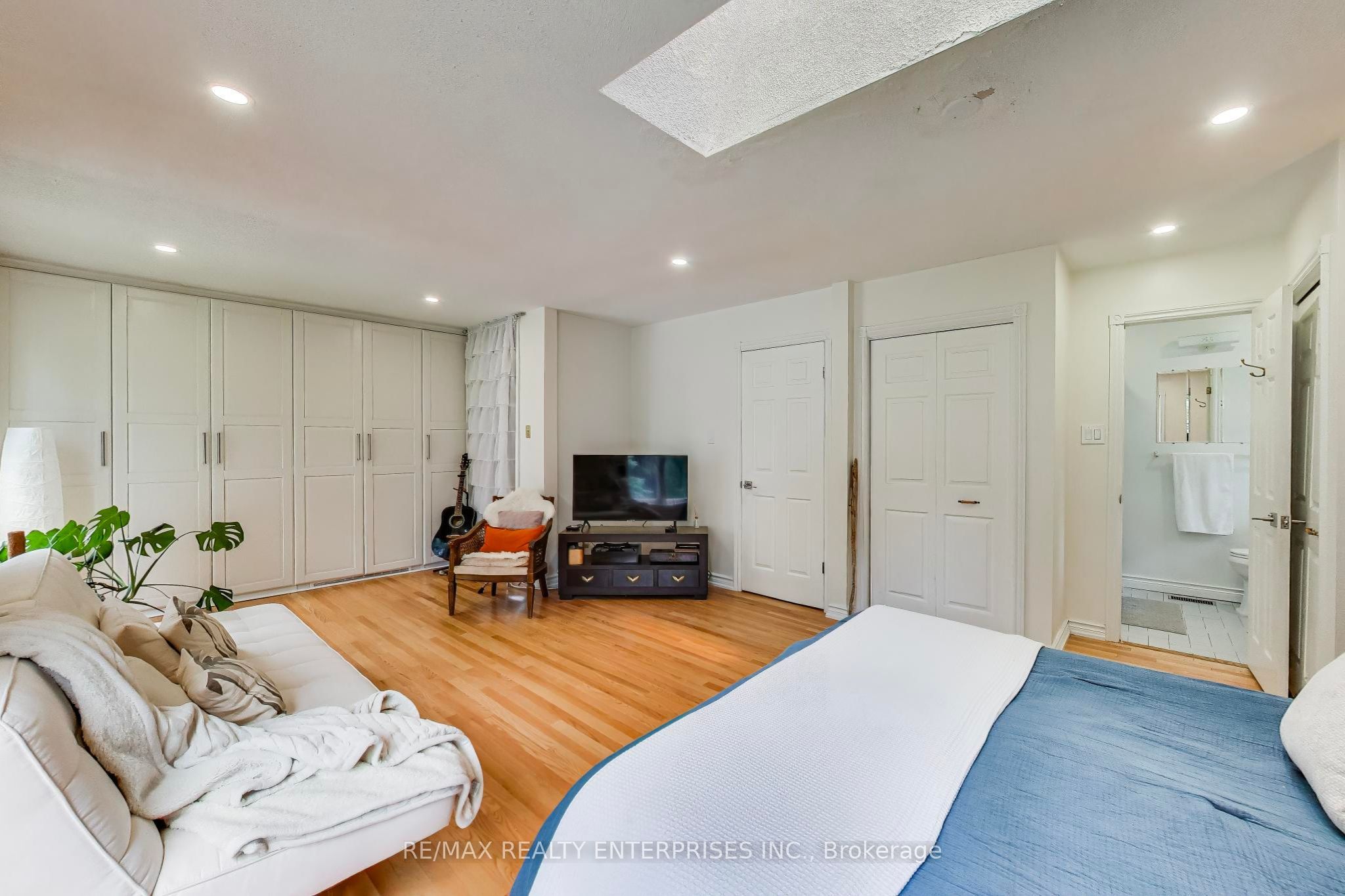 35 Shirlea Boulevard Property Photo 13