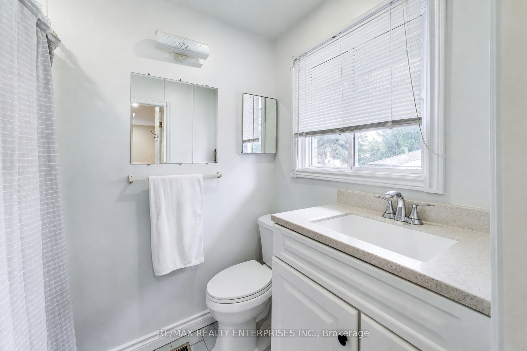 35 Shirlea Boulevard Property Photo 14