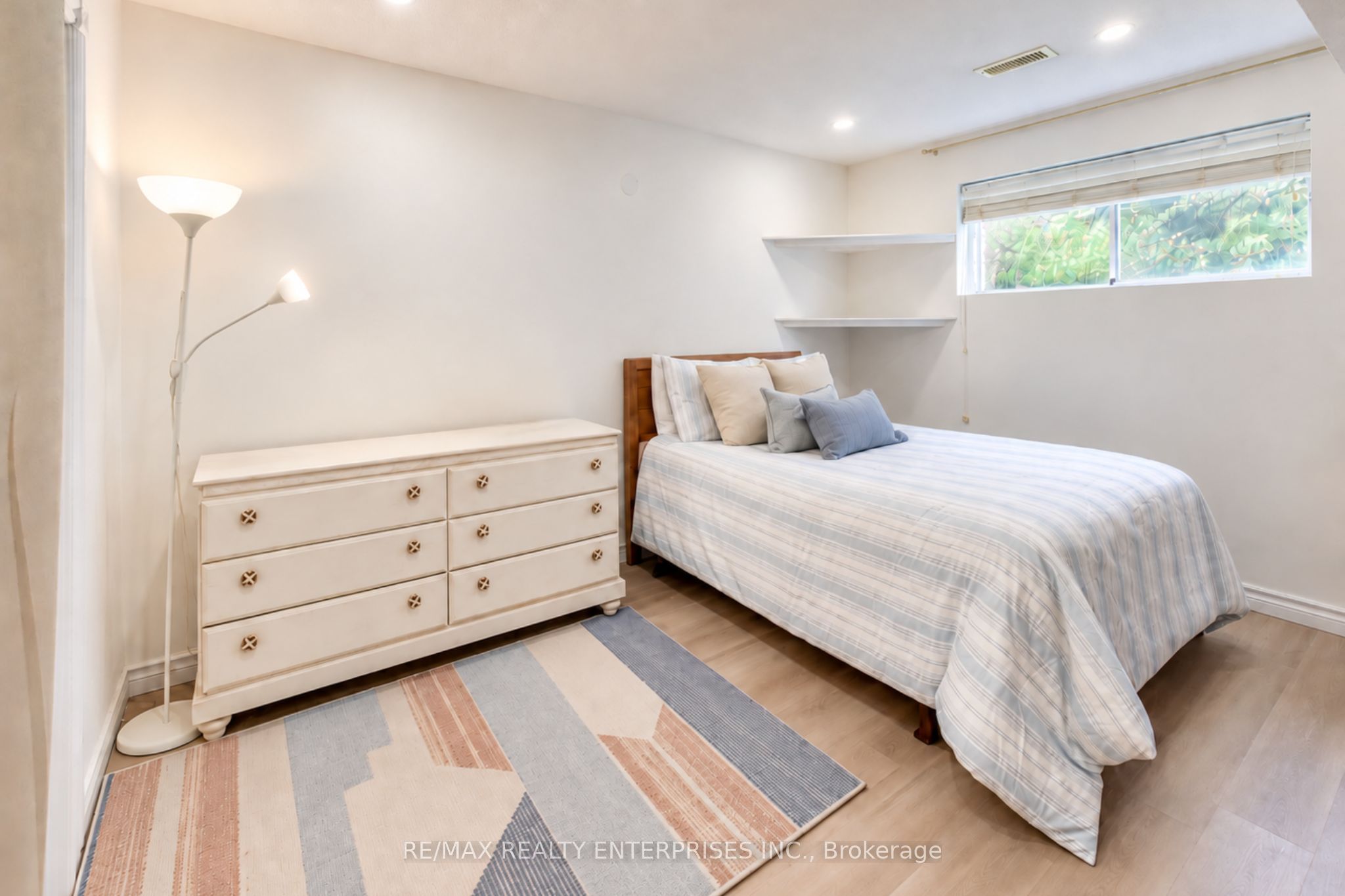 35 Shirlea Boulevard Property Photo 24