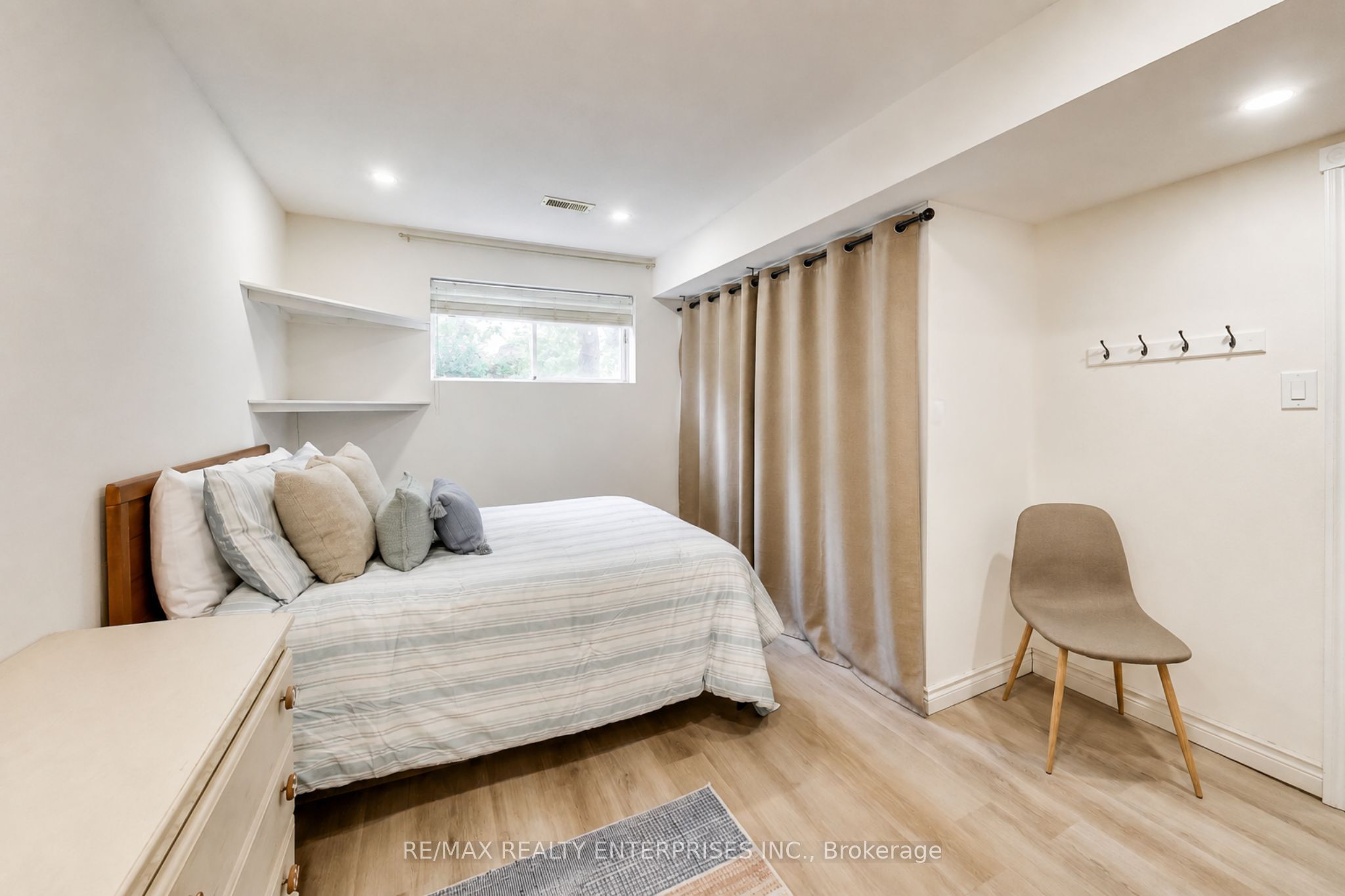 35 Shirlea Boulevard Property Photo 25