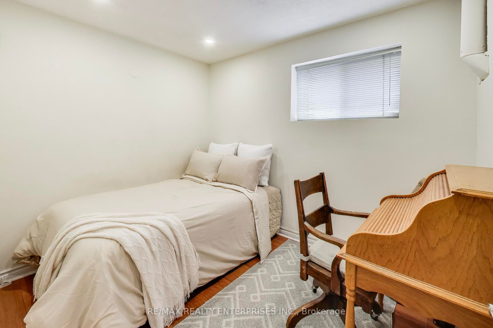35 Shirlea Boulevard Property Photo 28