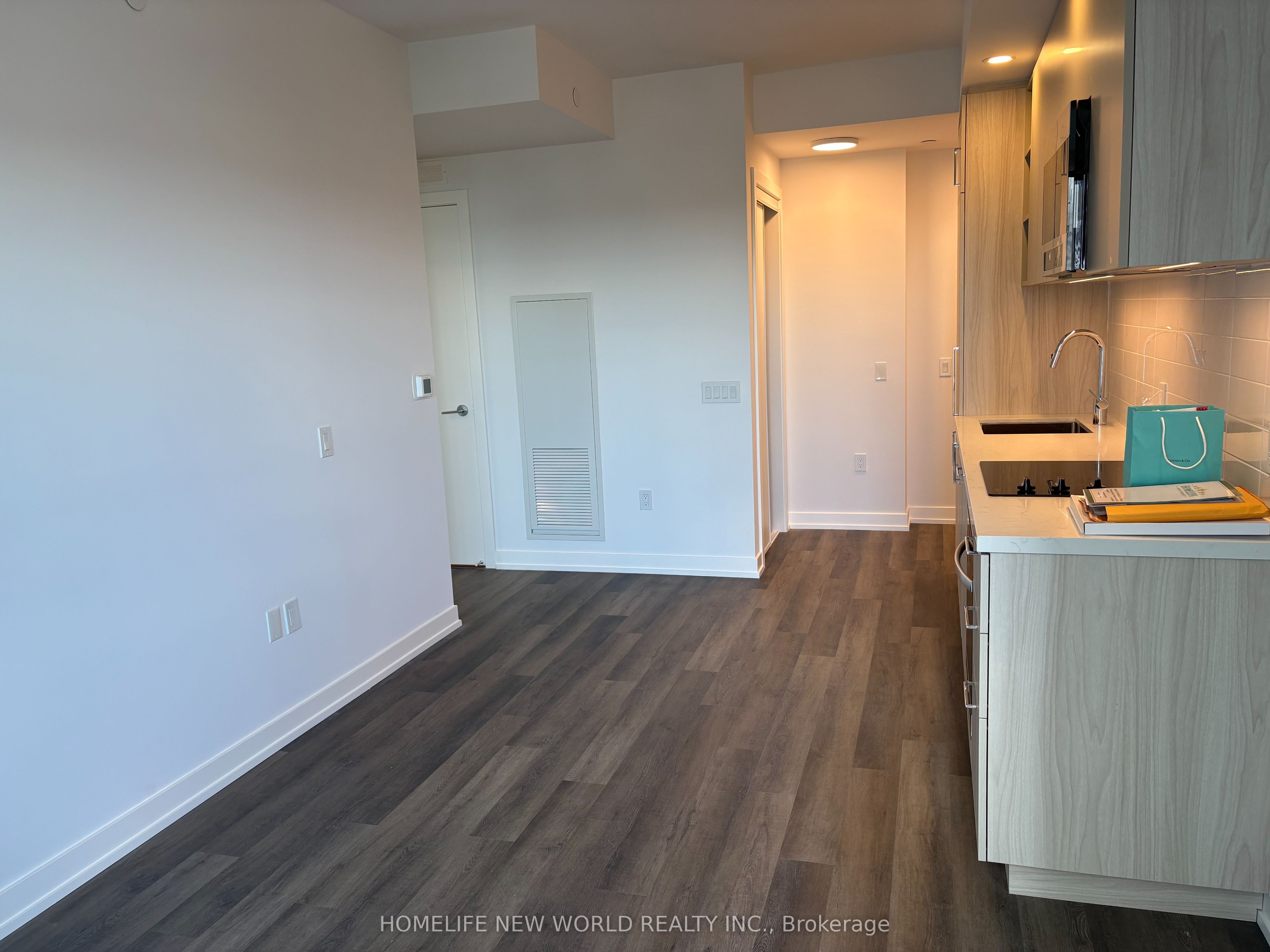 5 Meadowdale Road 1806 Property Photo 10
