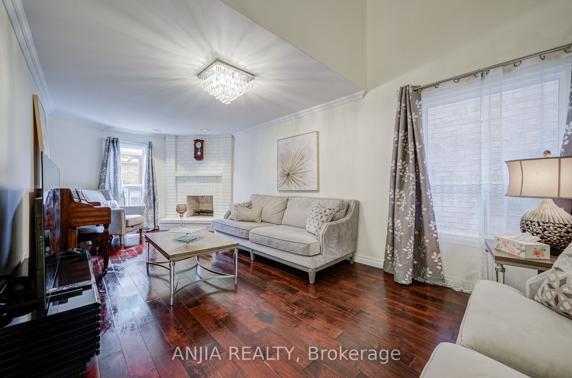 39 Millcroft Way Property Photo 11