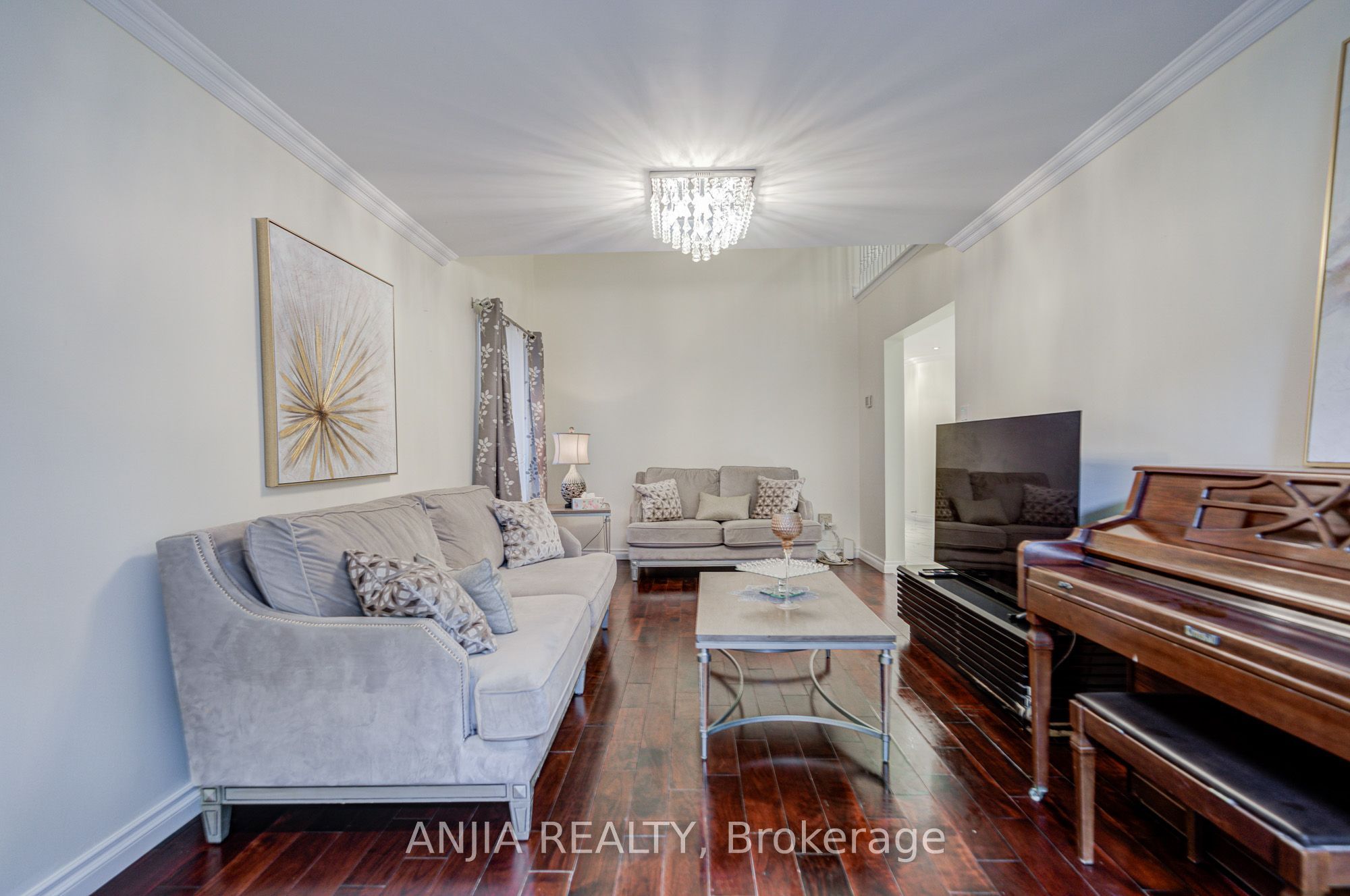 39 Millcroft Way Property Photo 13