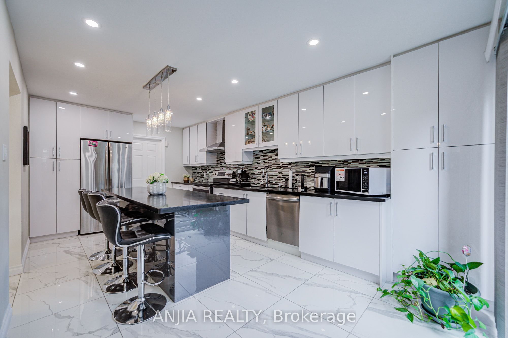 39 Millcroft Way Property Photo 17