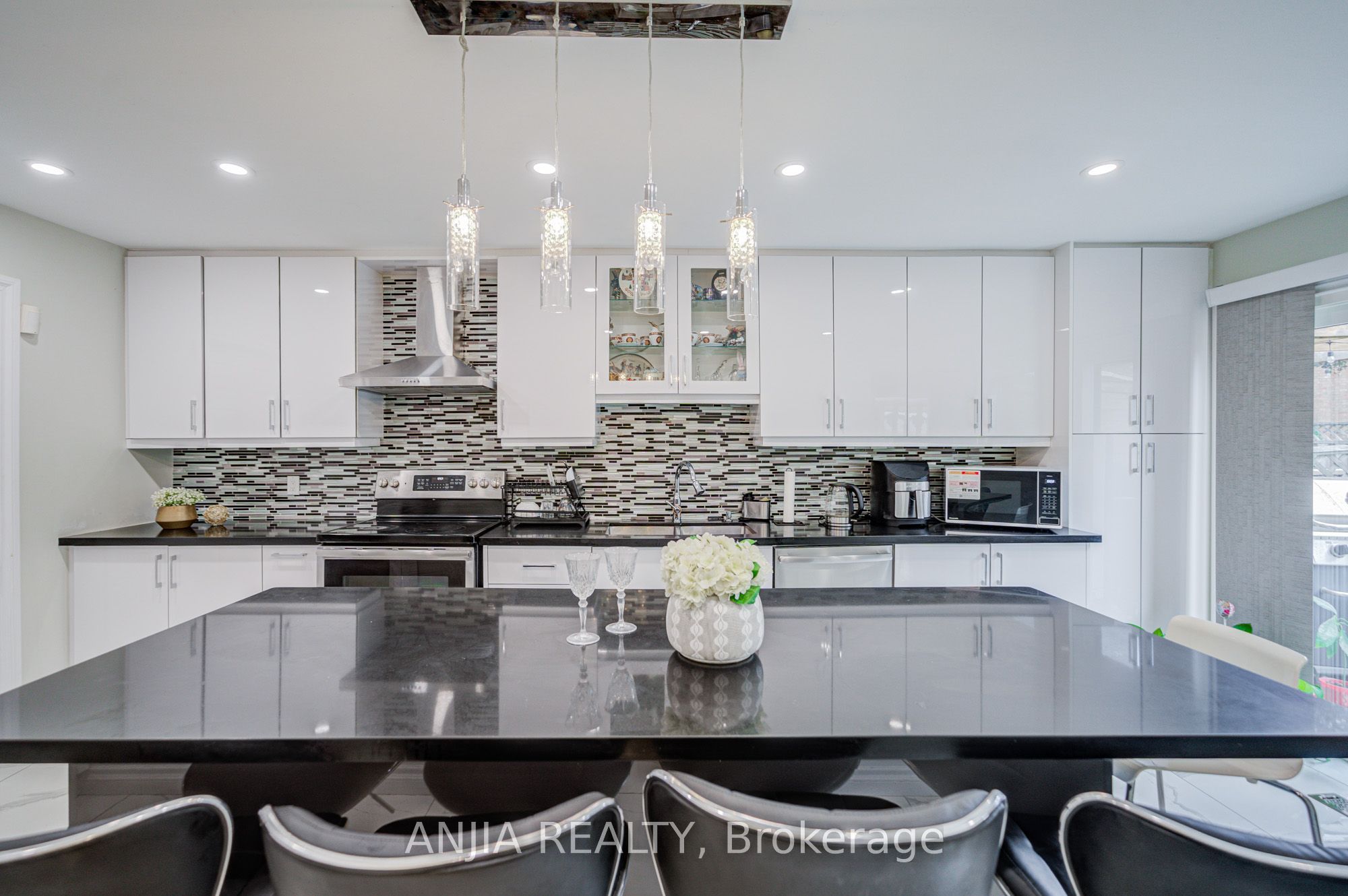 39 Millcroft Way Property Photo 19
