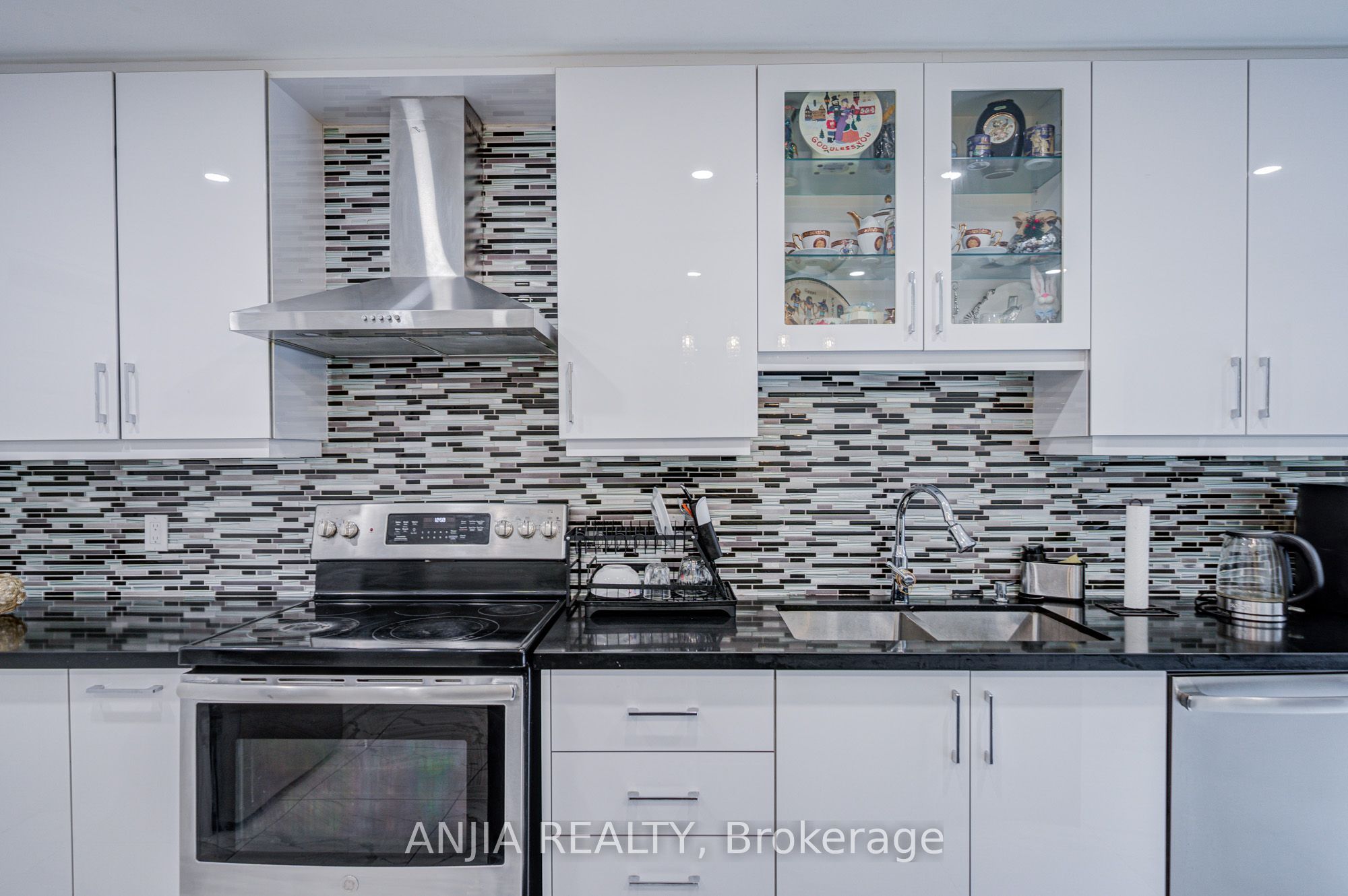 39 Millcroft Way Property Photo 22