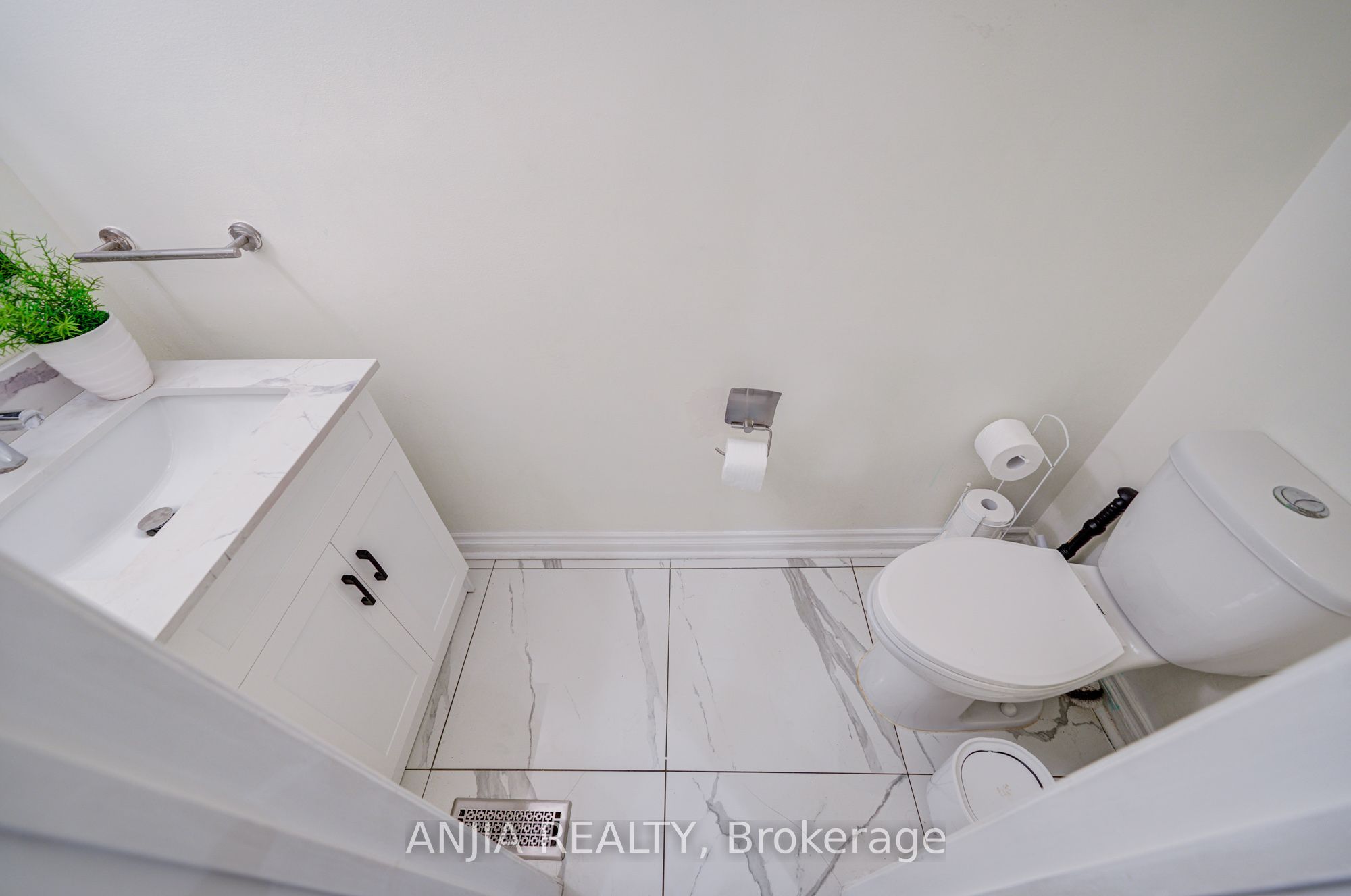 39 Millcroft Way Property Photo 23