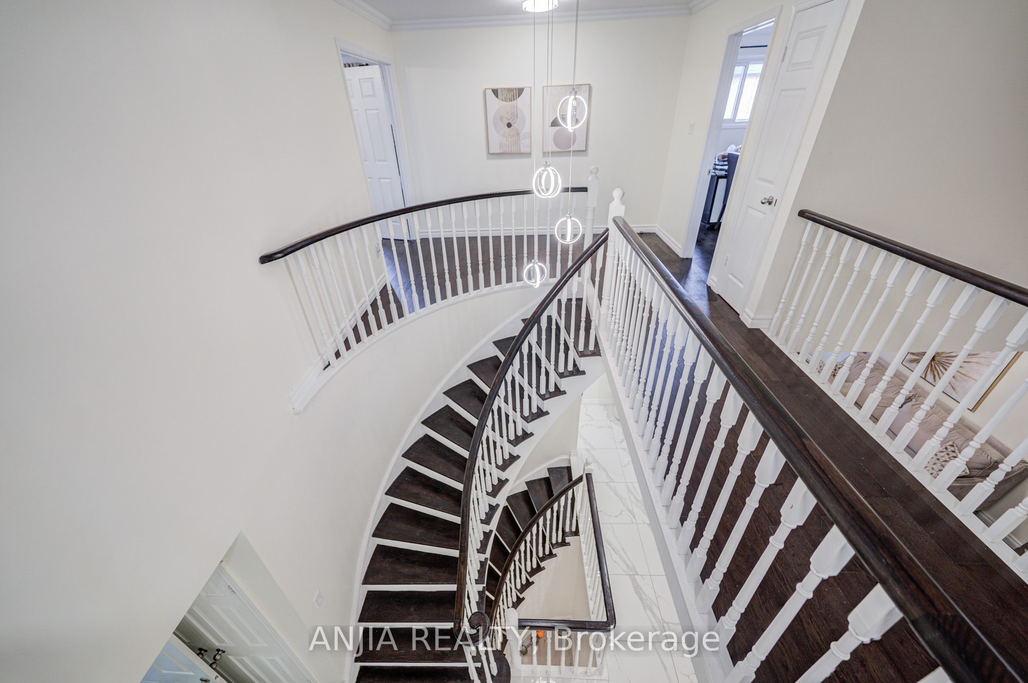 39 Millcroft Way Property Photo 43