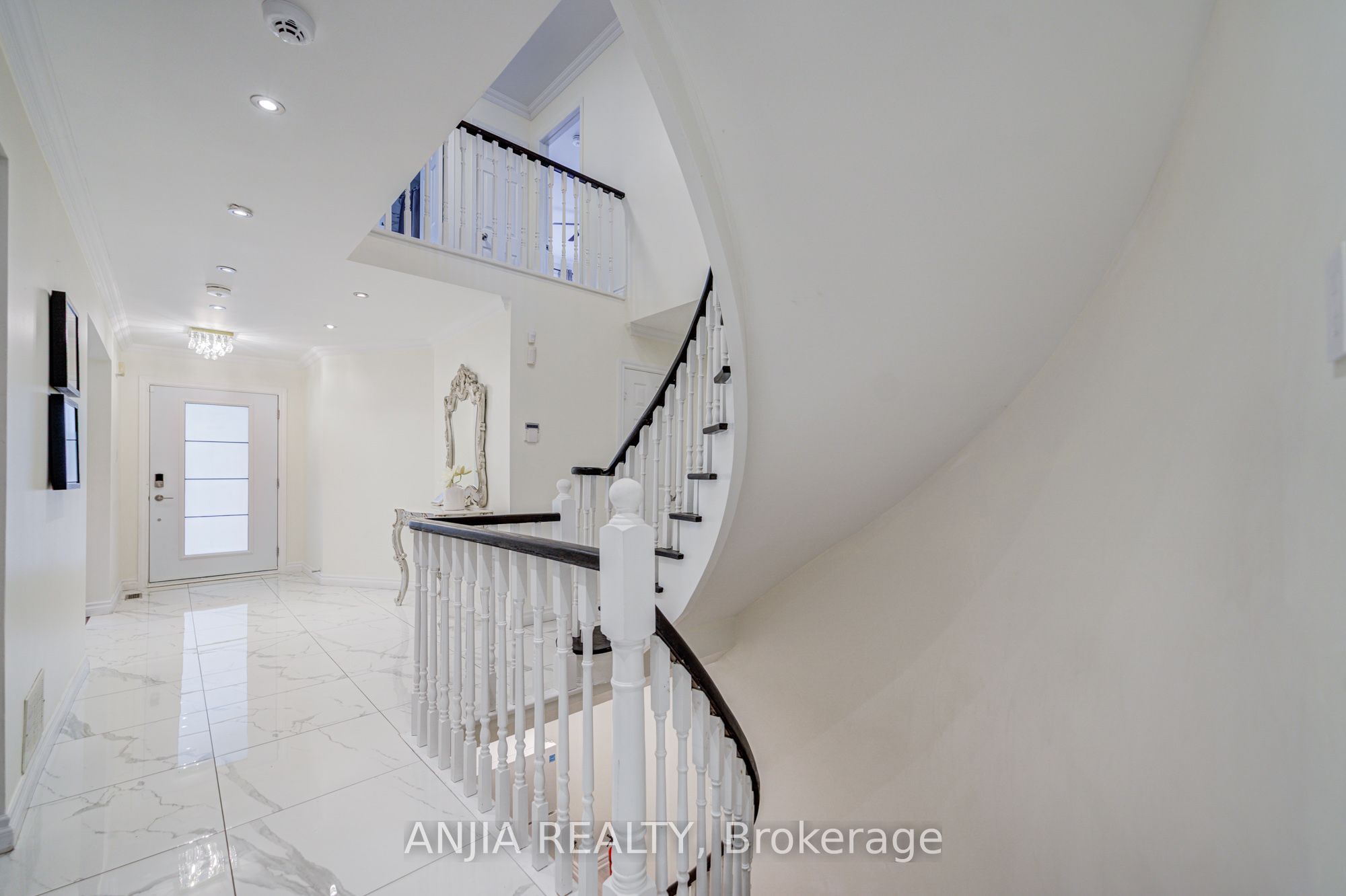 39 Millcroft Way Property Photo 44