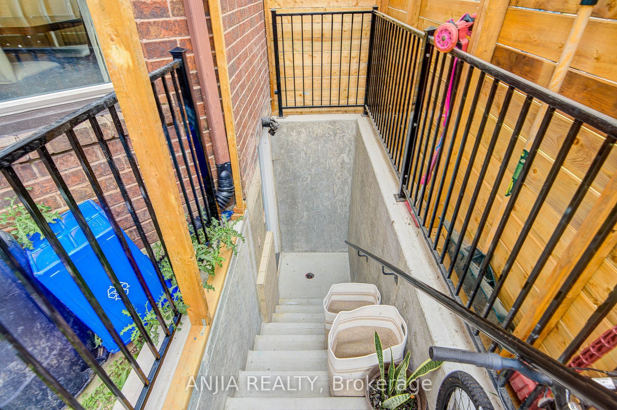 39 Millcroft Way Property Photo 47