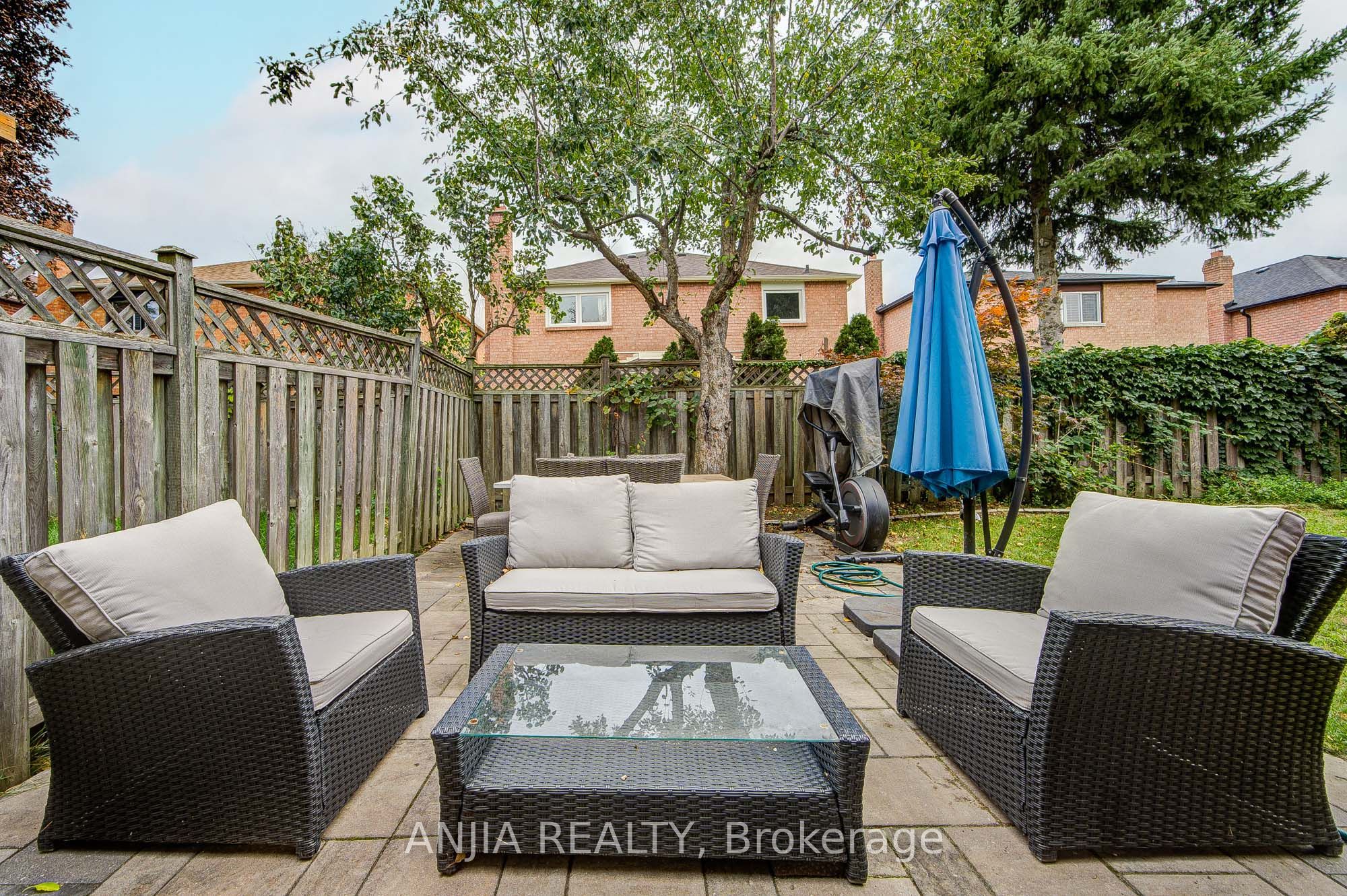 39 Millcroft Way Property Photo 48