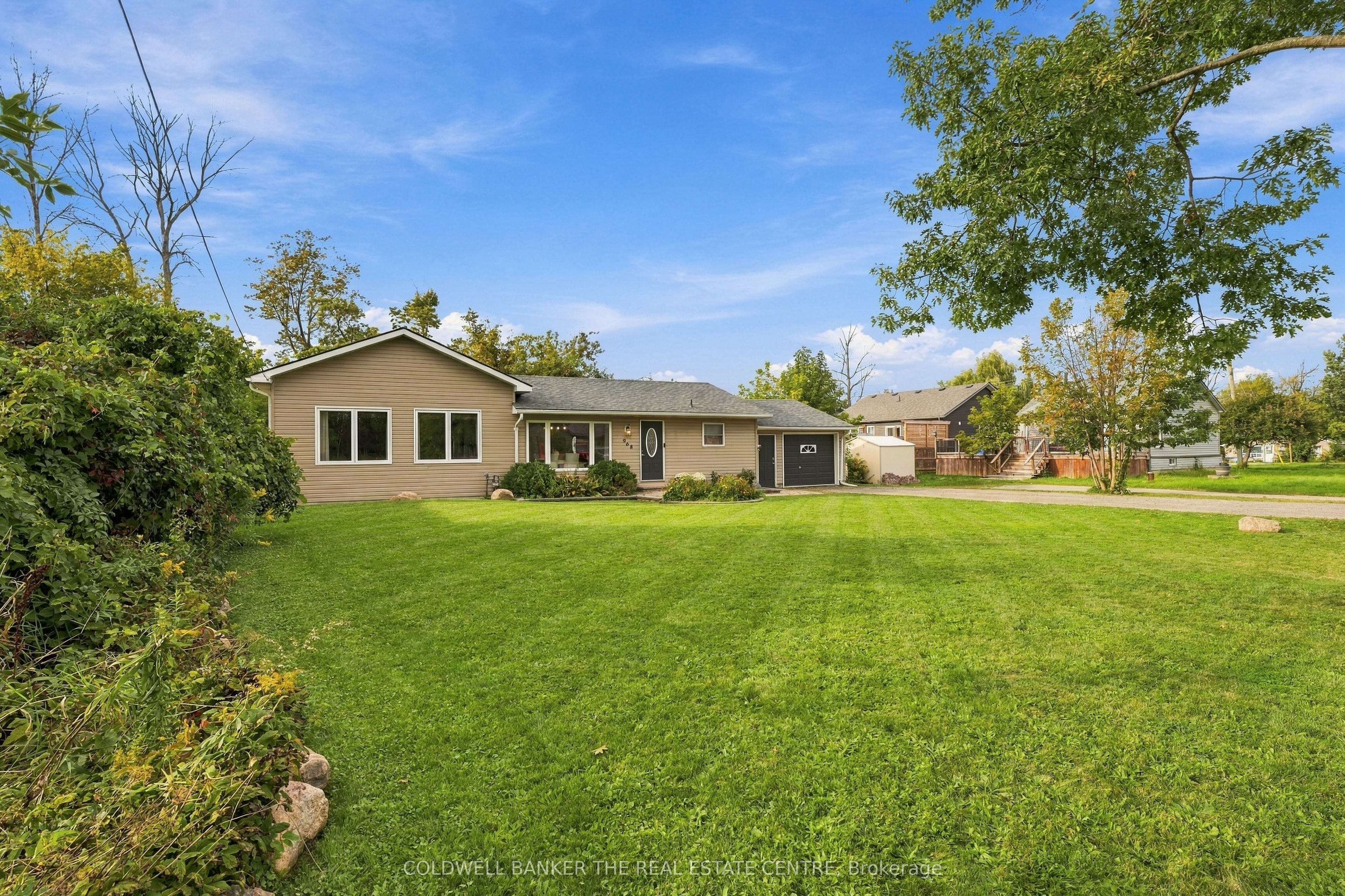 968 Metro Road N Property Photo 4
