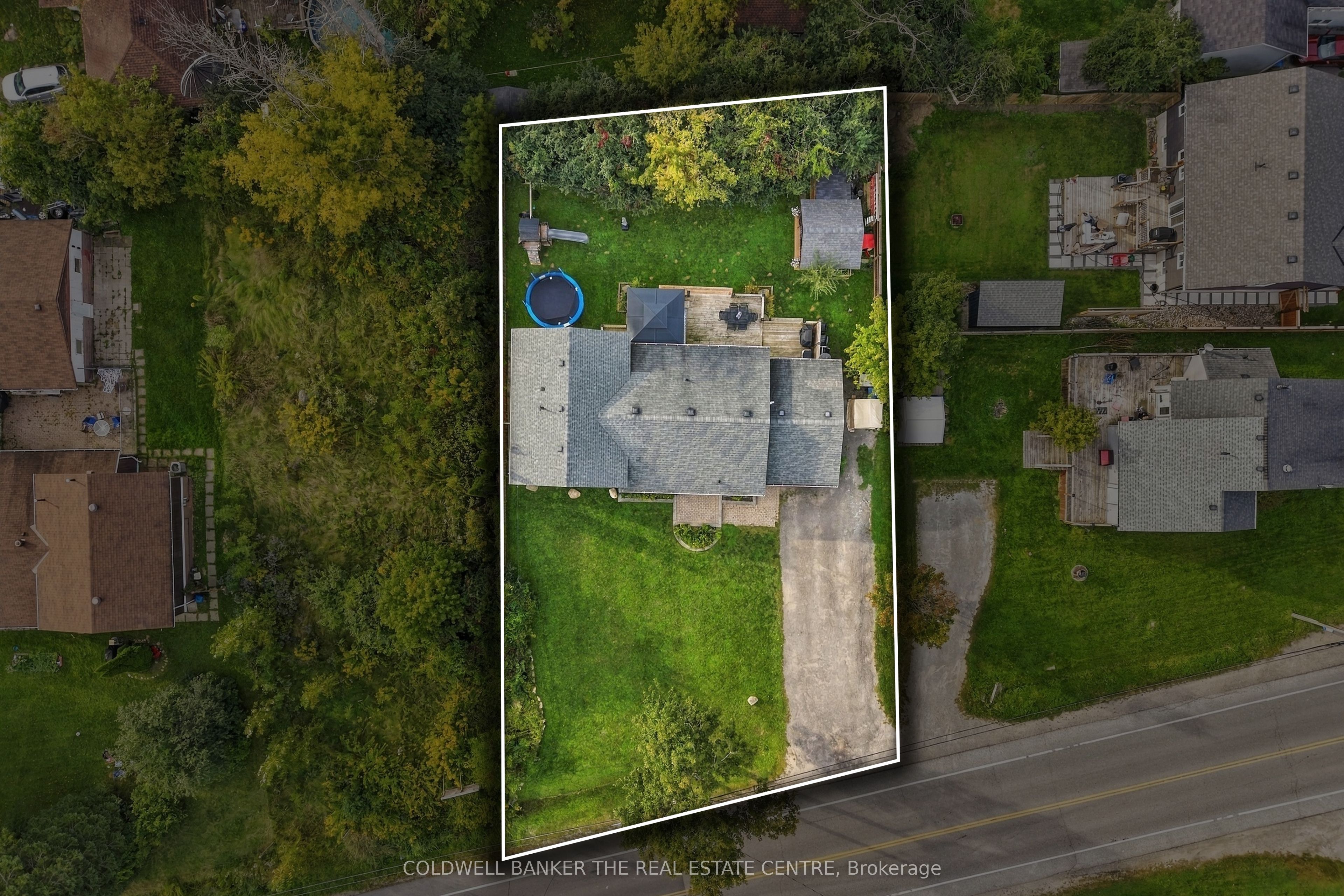968 Metro Road N Property Photo 6