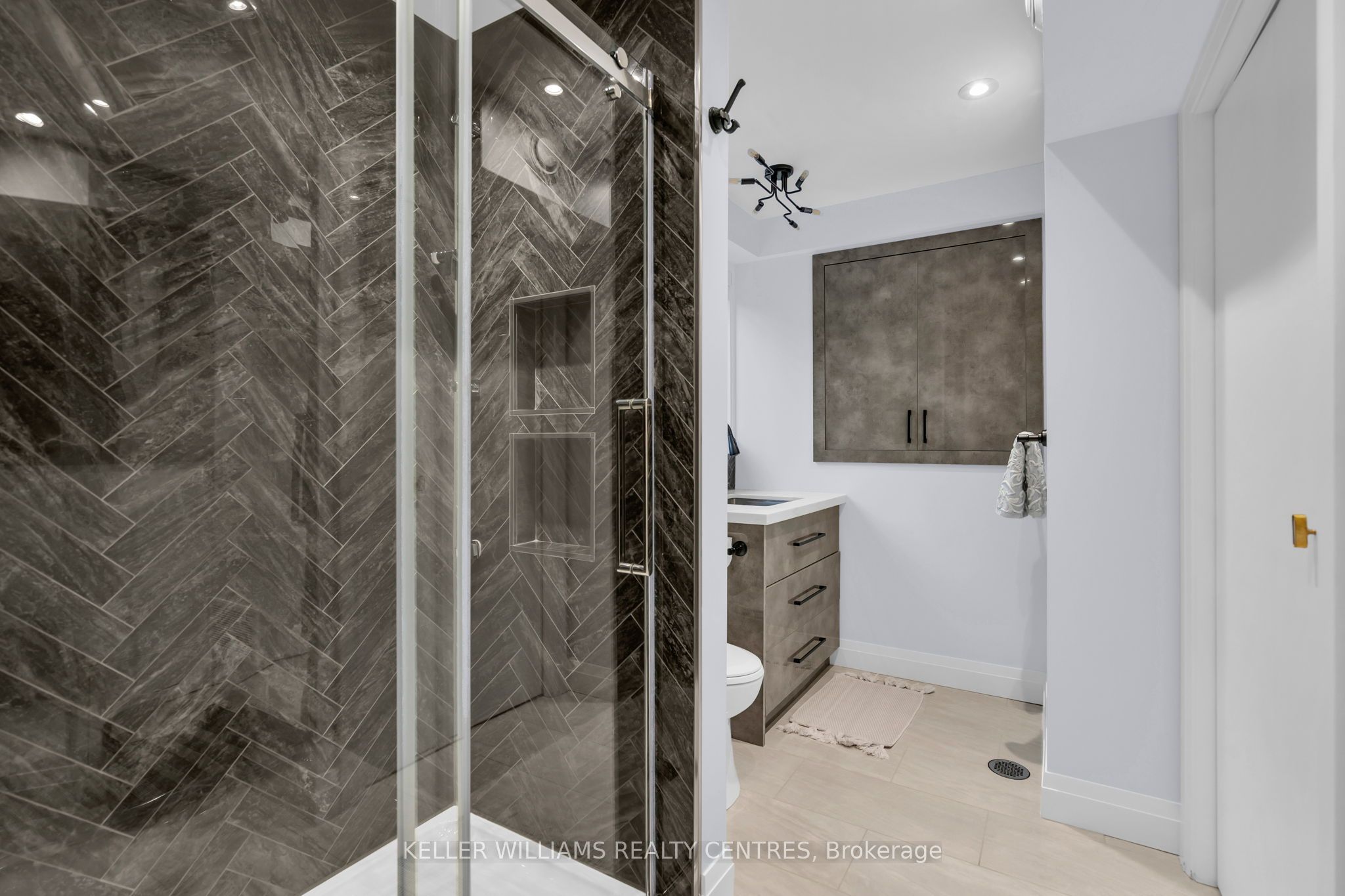 37 Bowler Street Property Photo 17