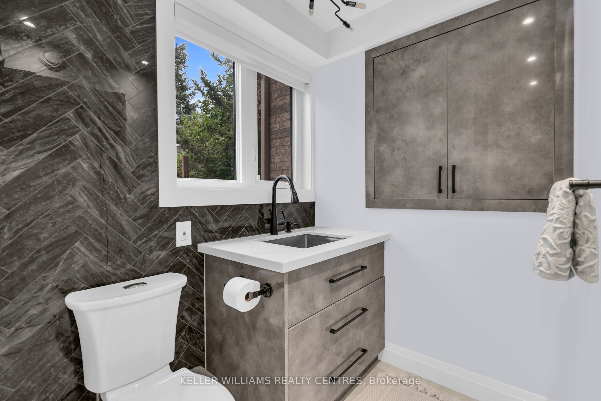 37 Bowler Street Property Photo 18