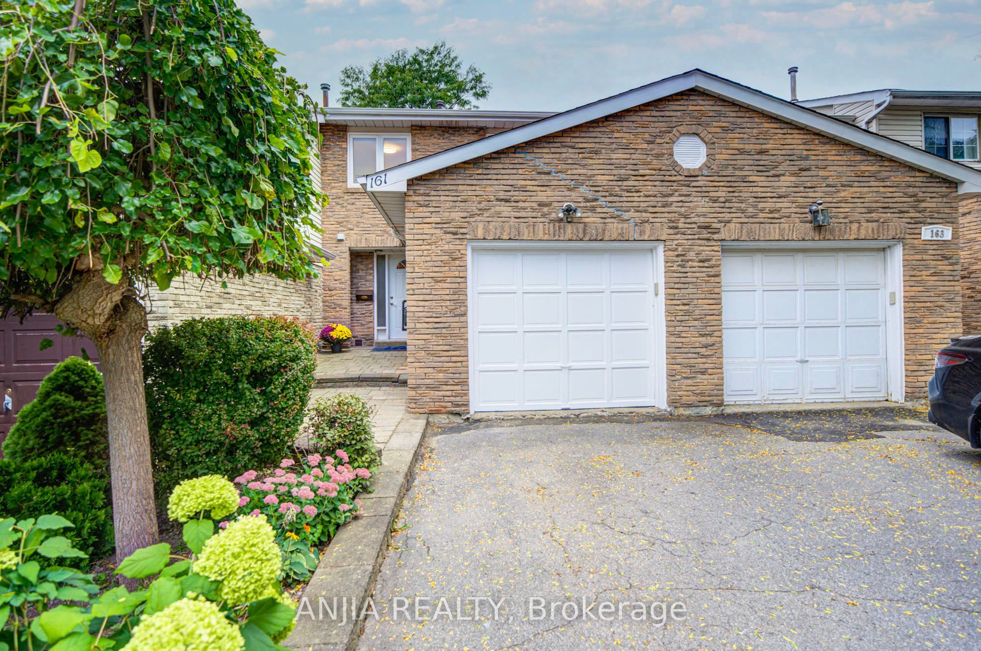 161 Tamarack Drive Property Photo 1