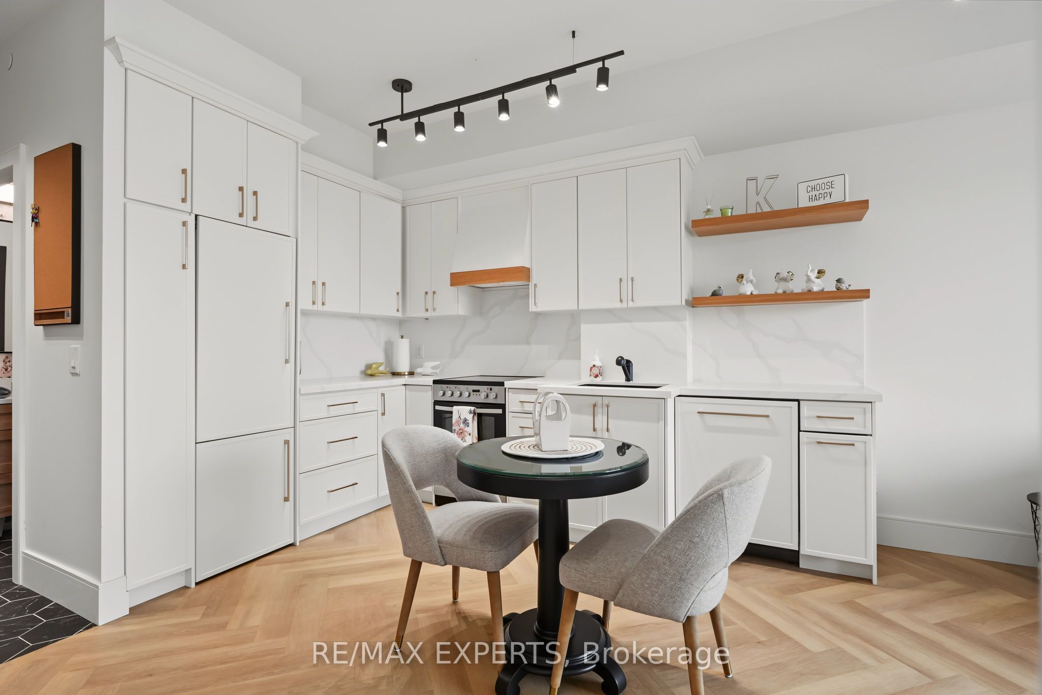4700 Highway 7 414 Property Photo 8