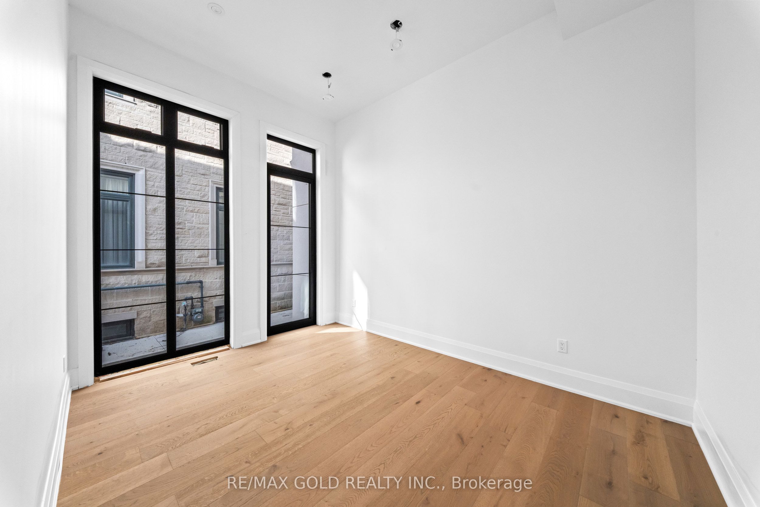 15 Mckenzie Street Property Photo 16
