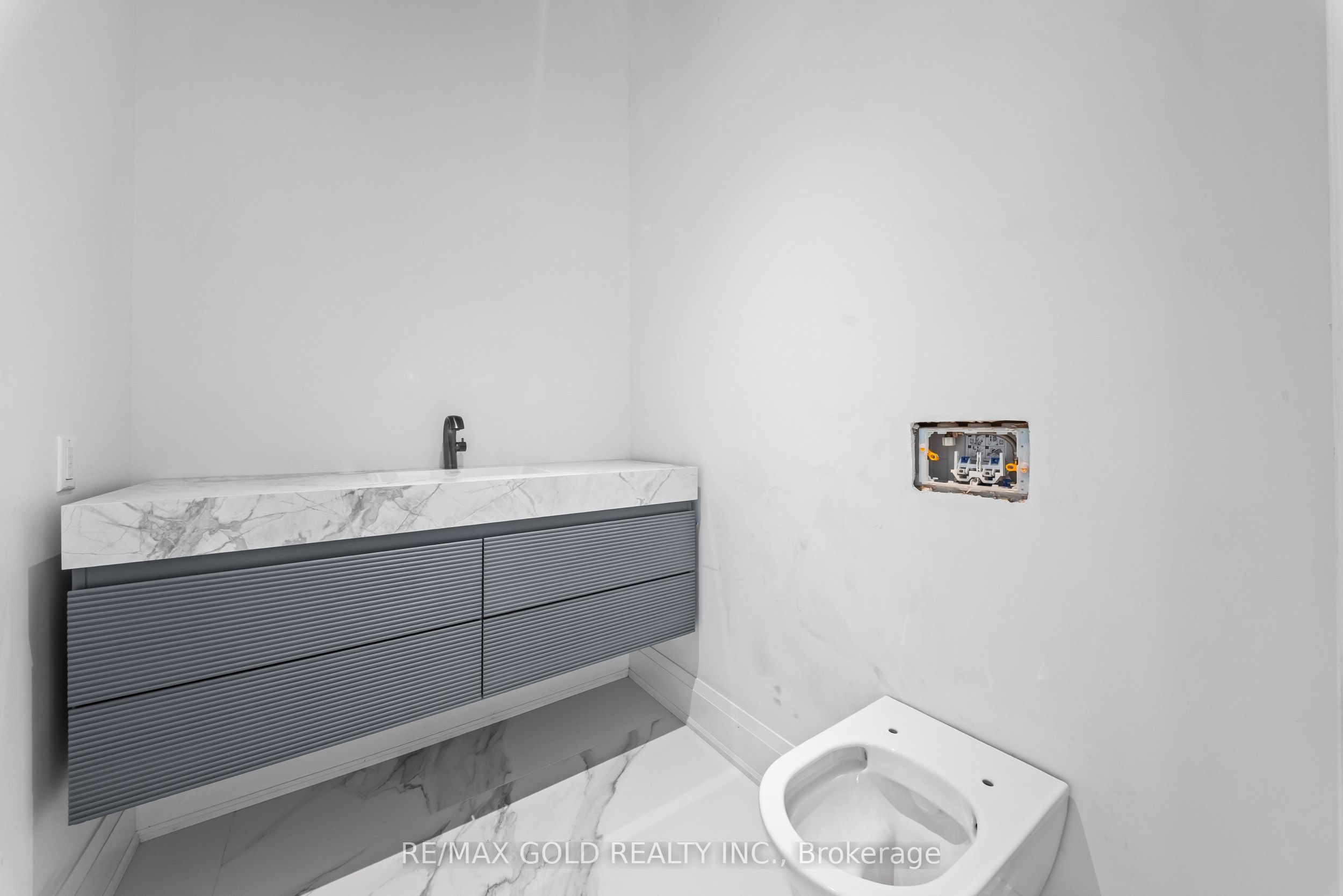 15 Mckenzie Street Property Photo 17