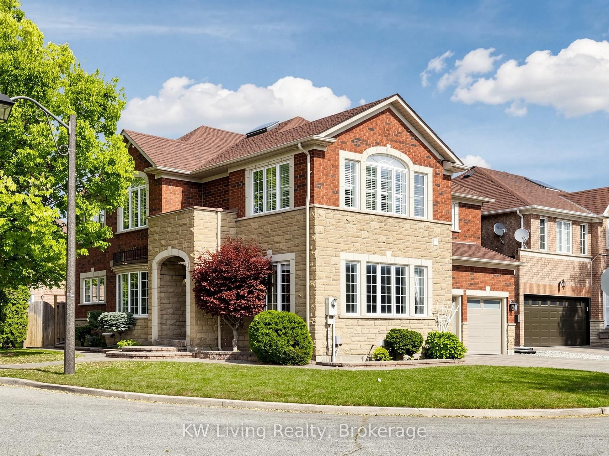2 Littleleaf Crescent
