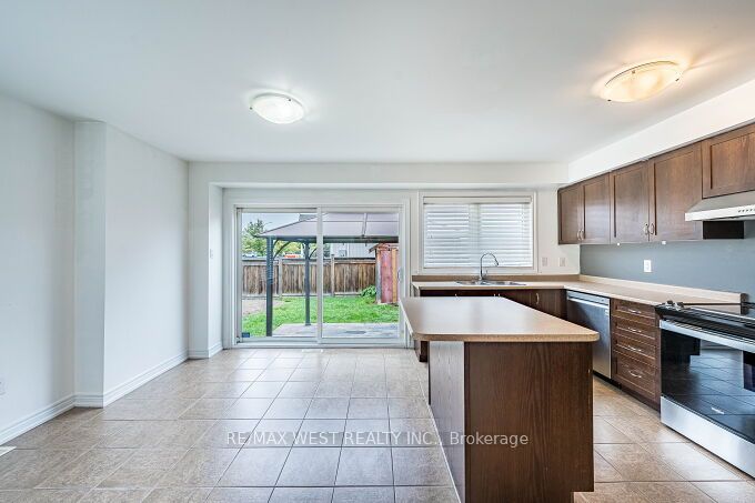 100 Swenson Street Property Photo 12